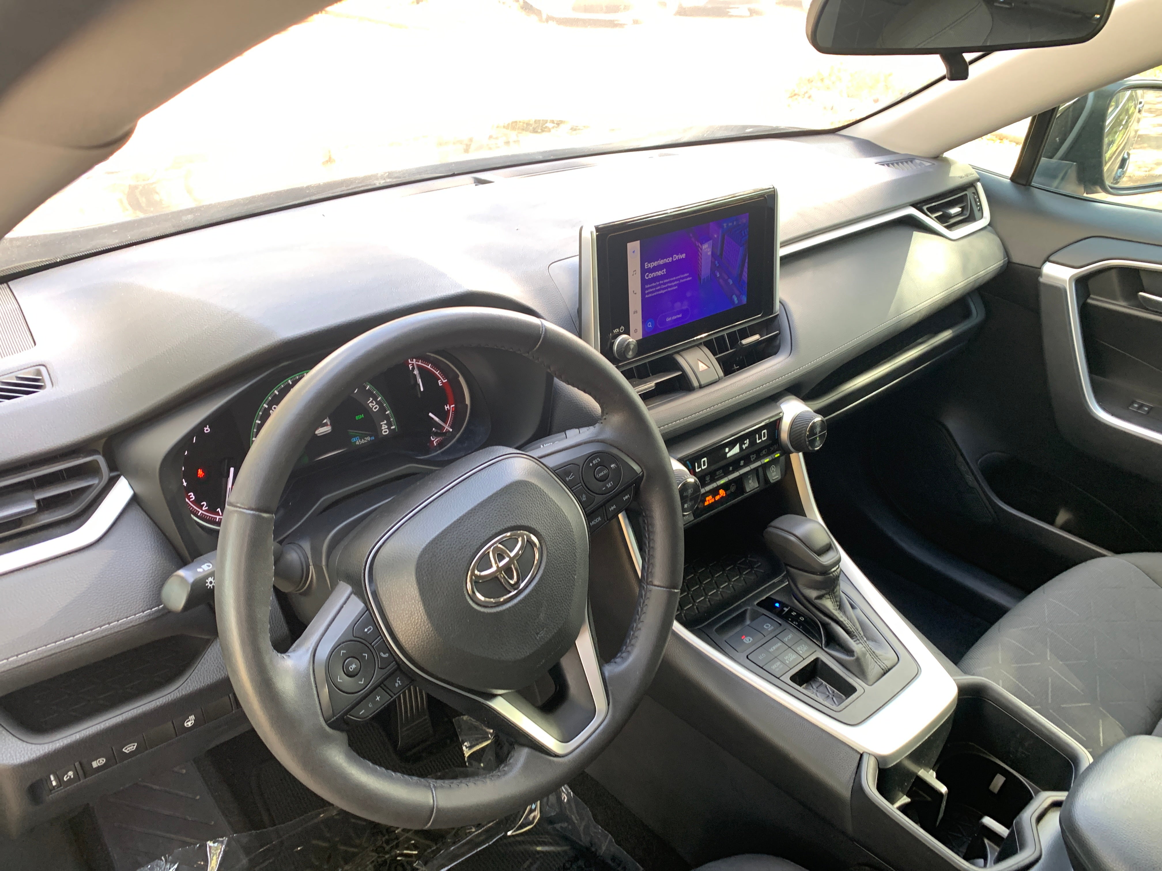 2023 Toyota RAV4 XLE 3