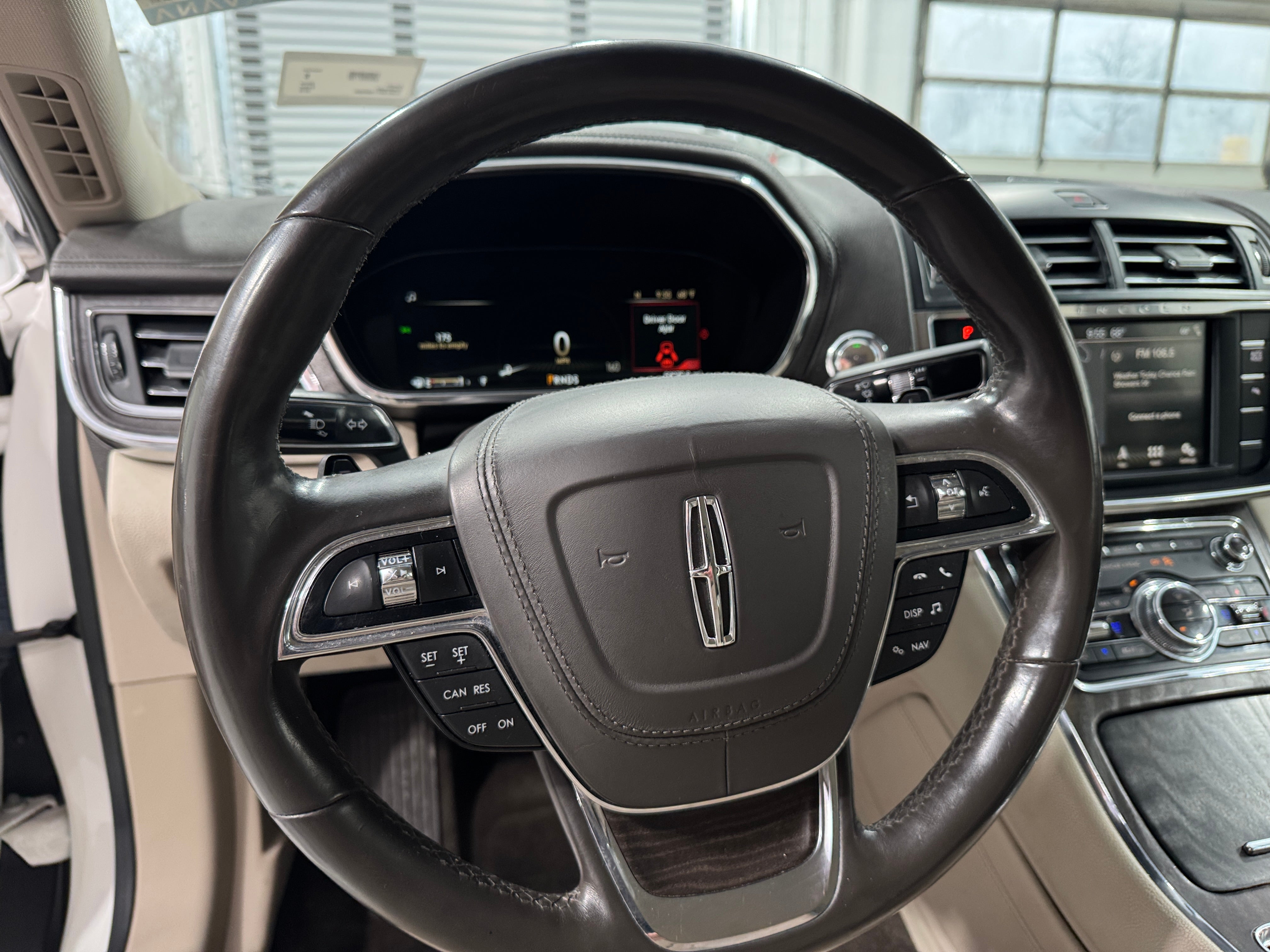 2018 Lincoln Continental Select 4