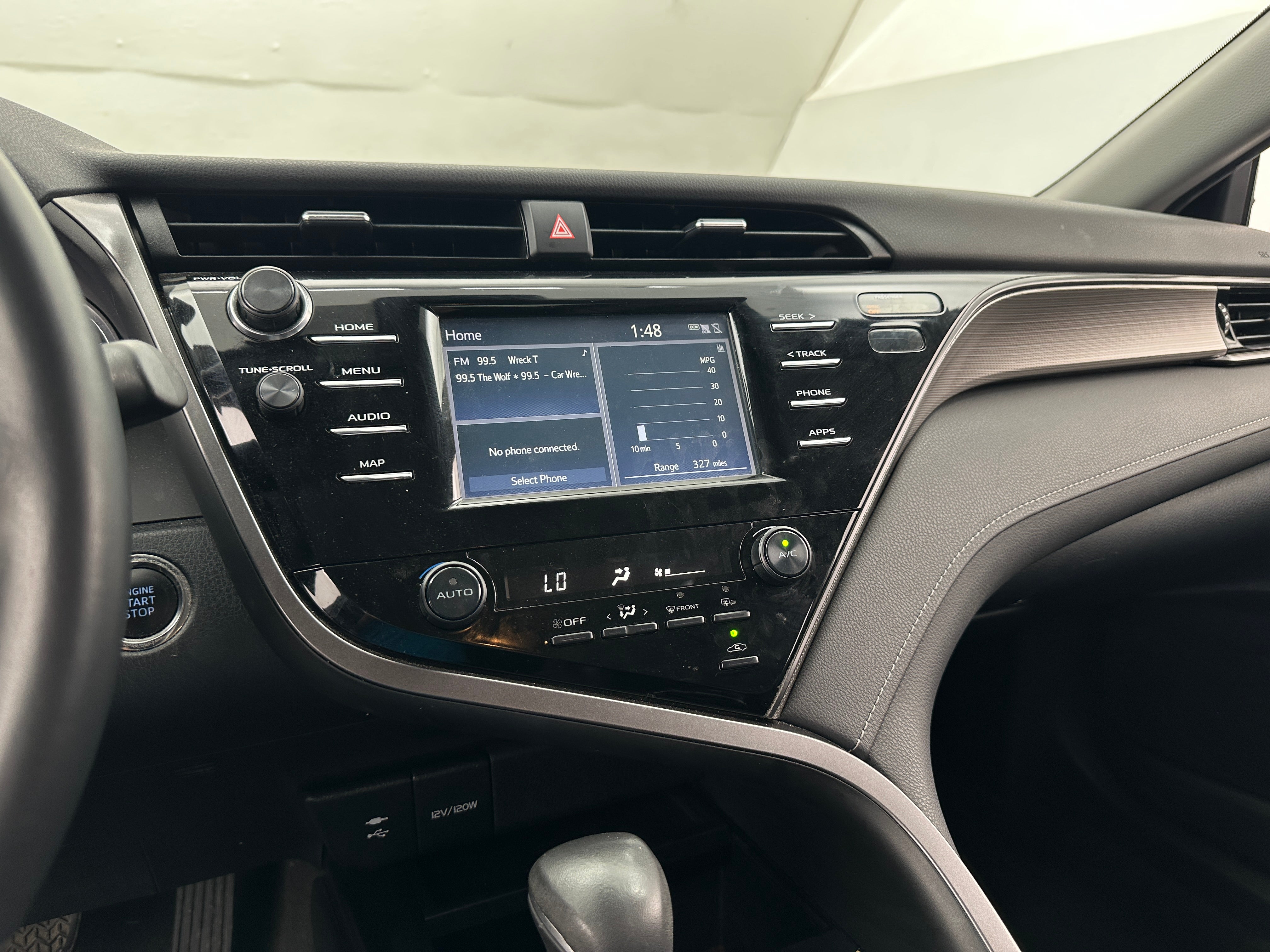 2019 Toyota Camry SE 4