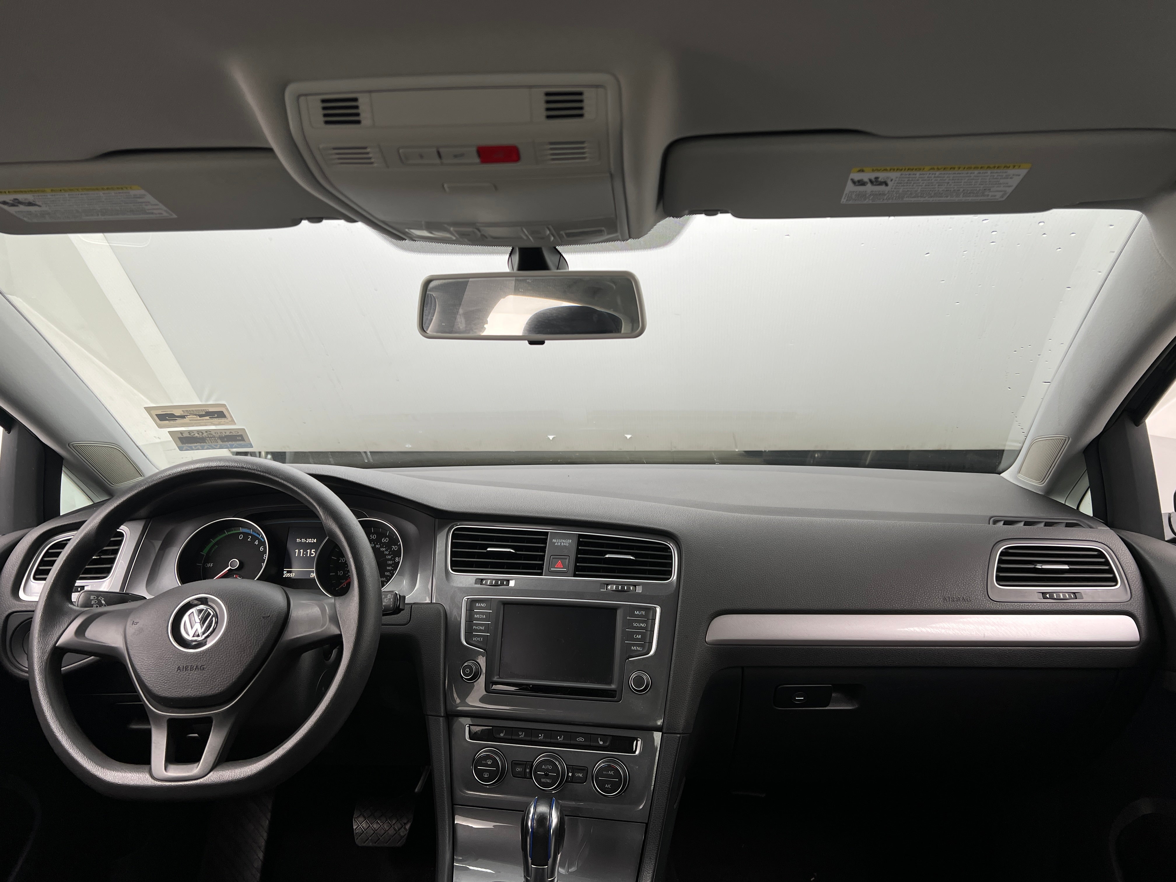 2016 Volkswagen e-Golf SE 3