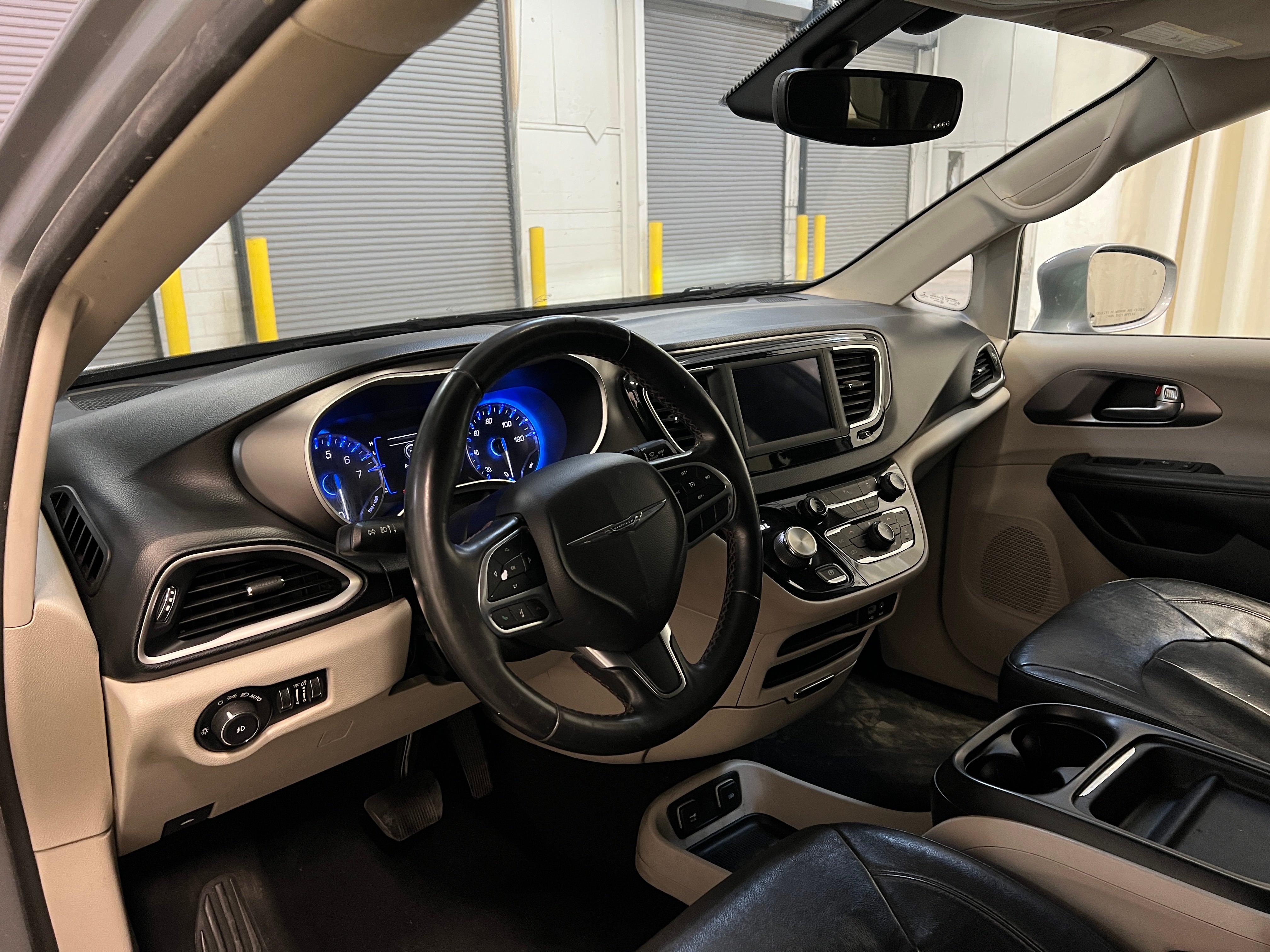 2020 Chrysler Pacifica Touring L 3