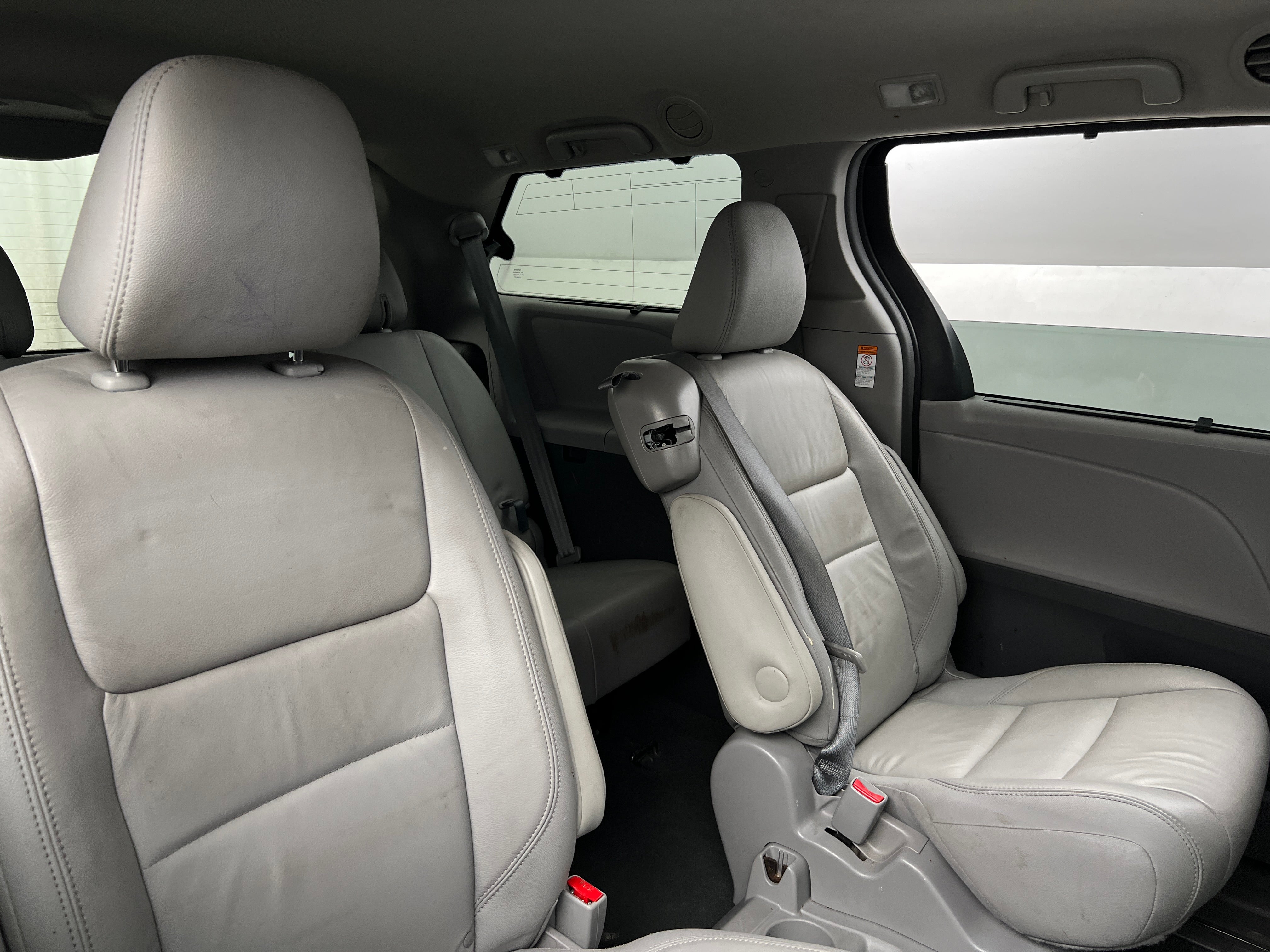 2019 Toyota Sienna XLE 6