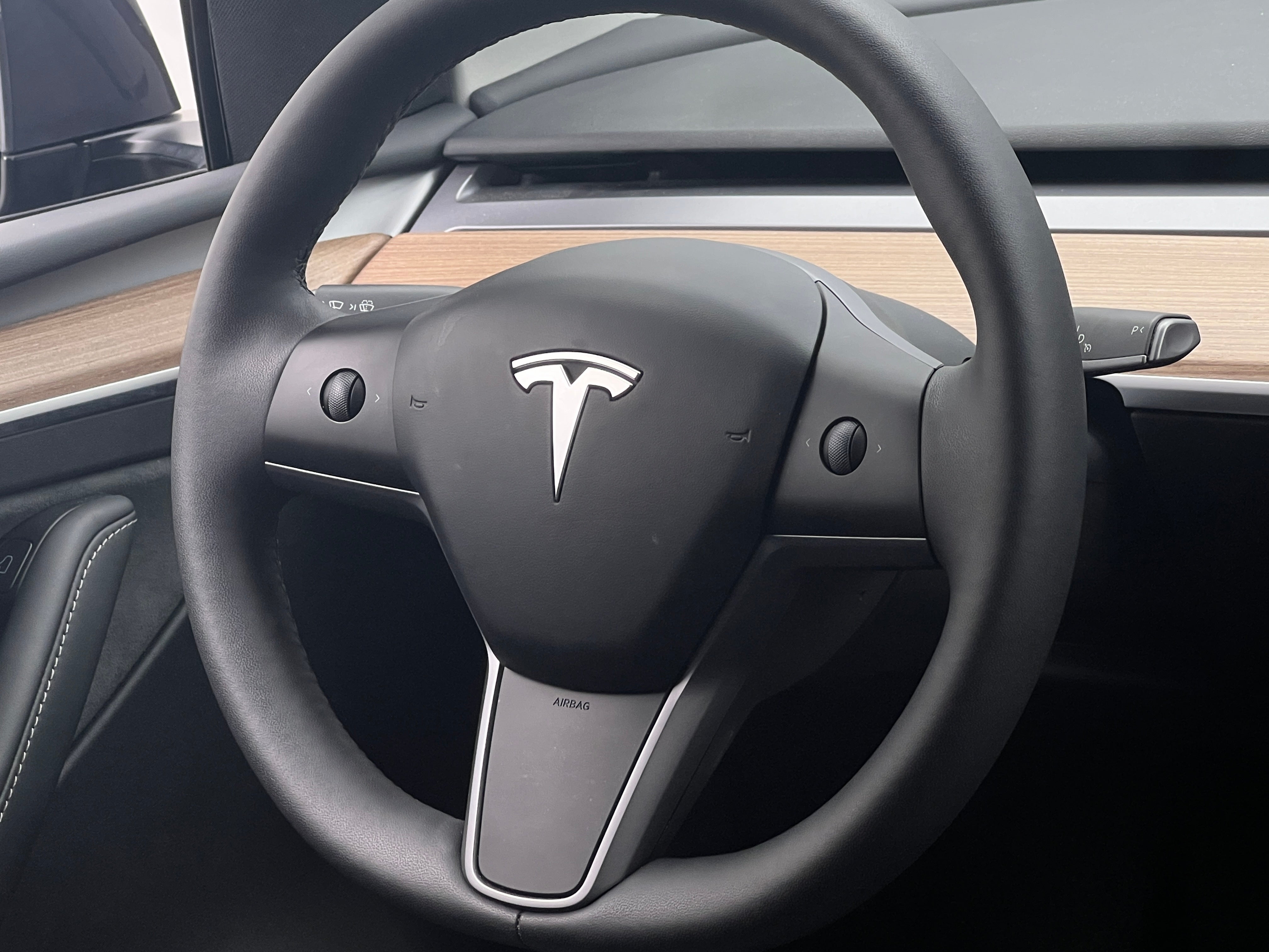 2023 Tesla Model Y Standard Range 4