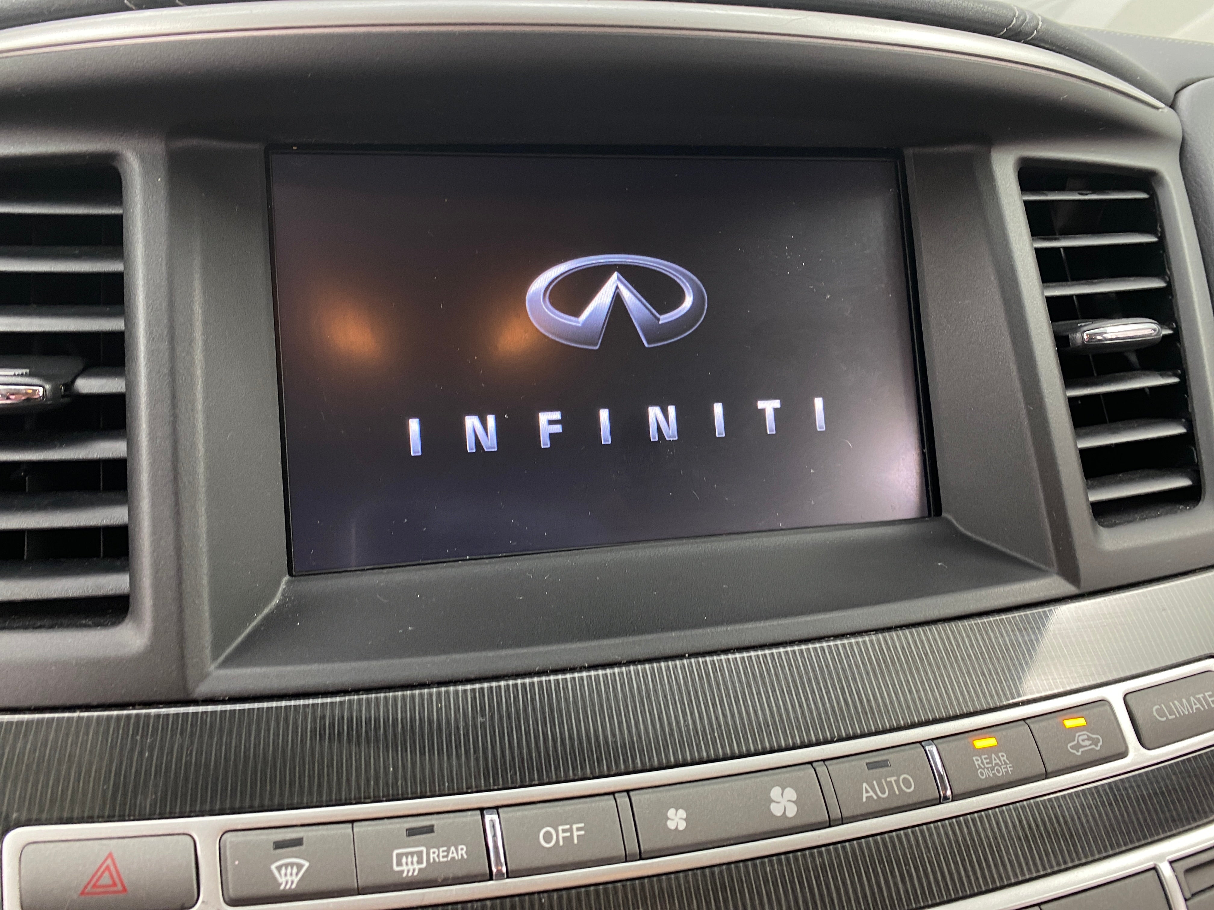 2018 INFINITI QX60  3