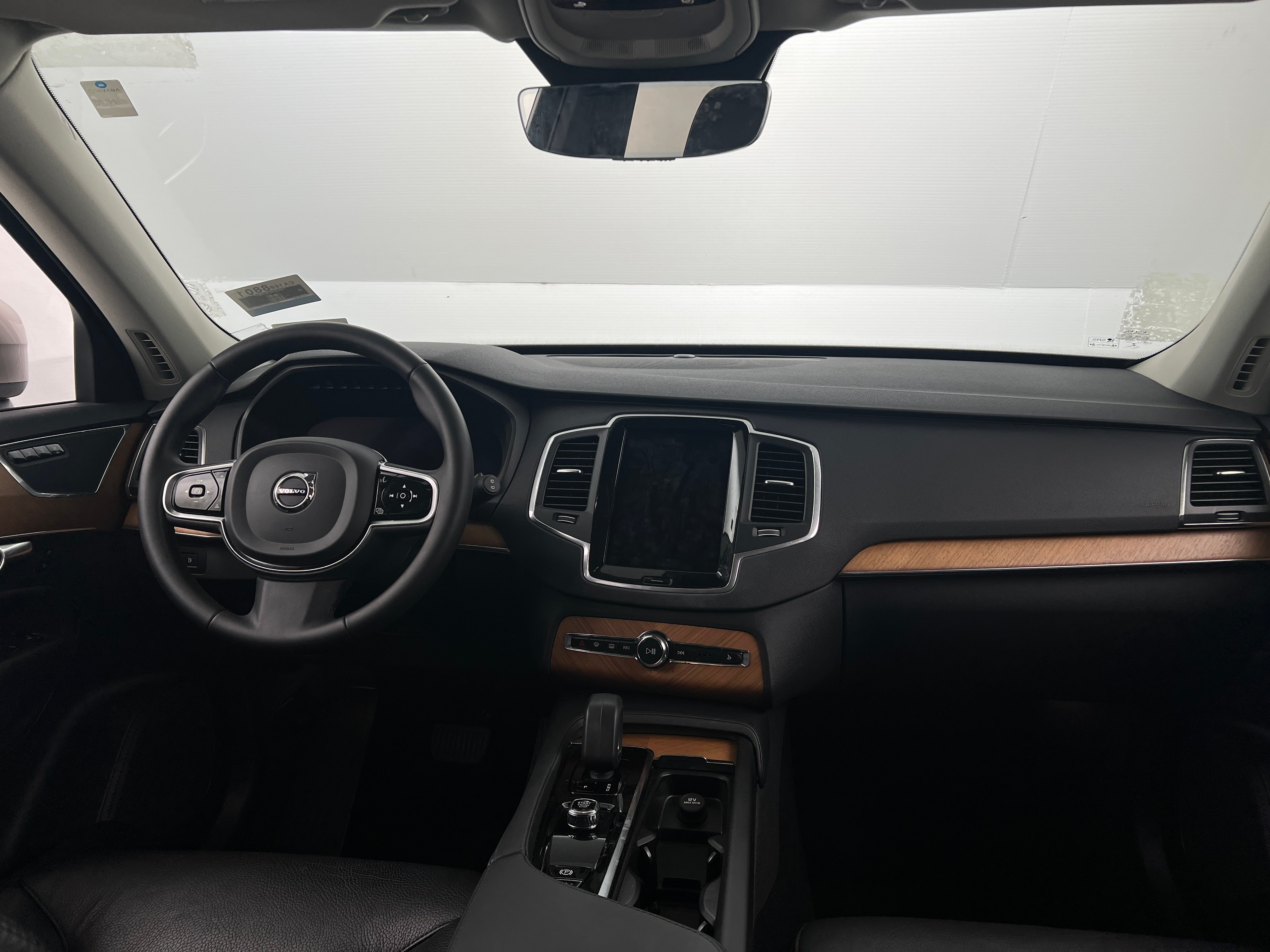 2023 Volvo XC90 T8 Plus 2