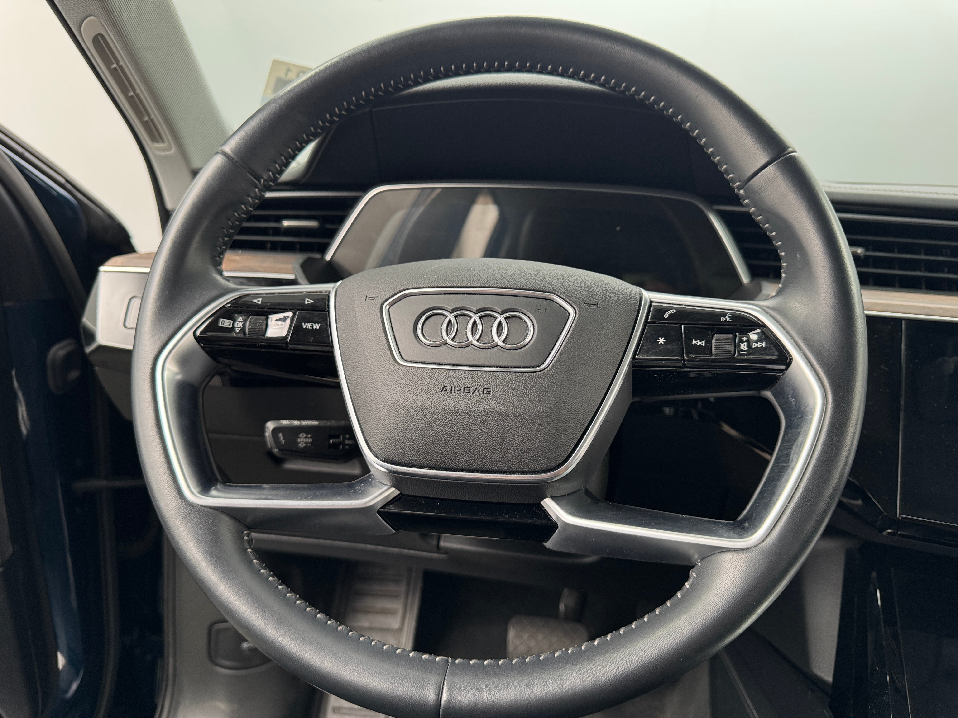 Thumbnail: 2019 Audi e-tron - 5
