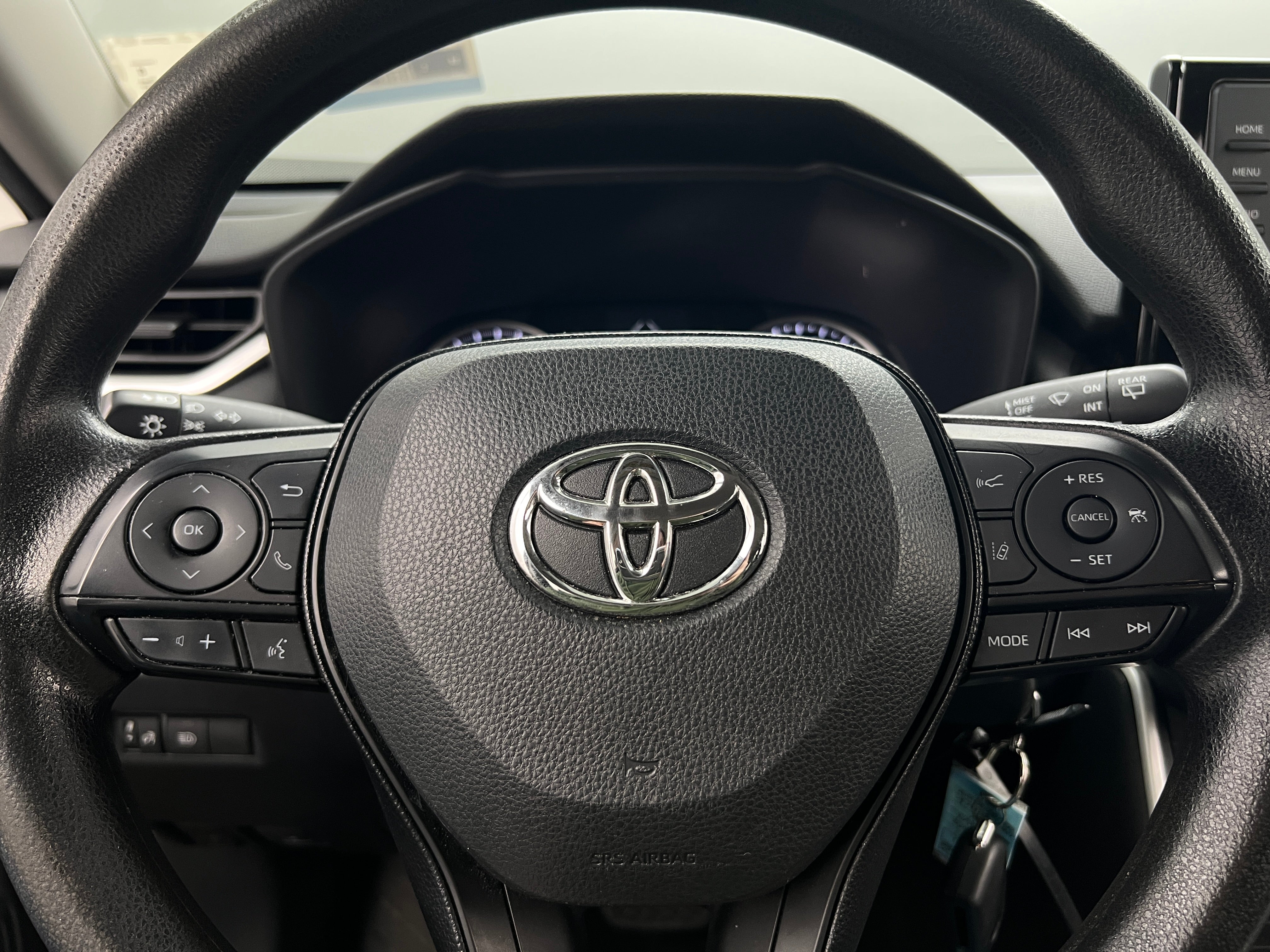 2020 Toyota RAV4 LE 5