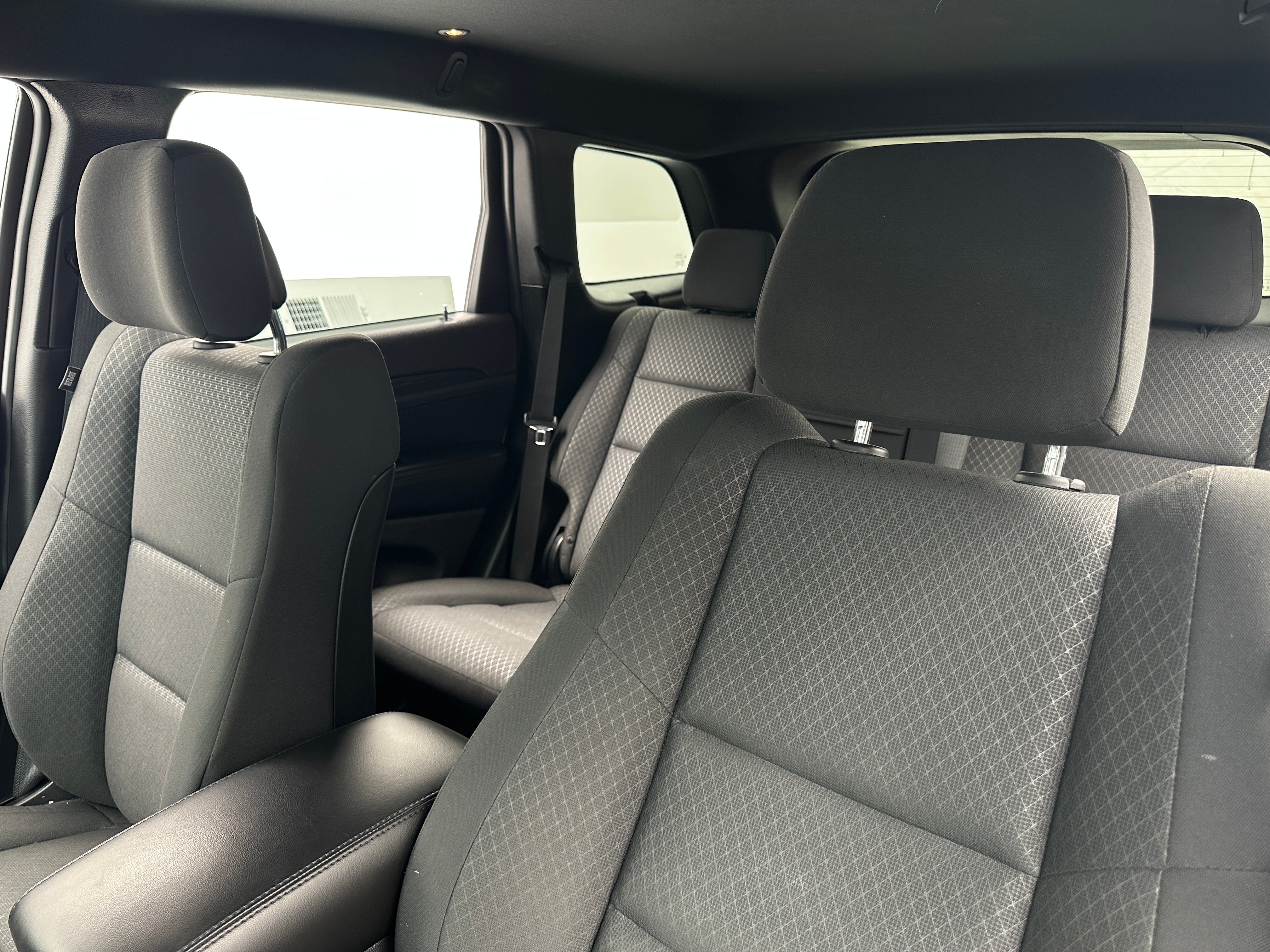 2019 Jeep Grand Cherokee Laredo 2