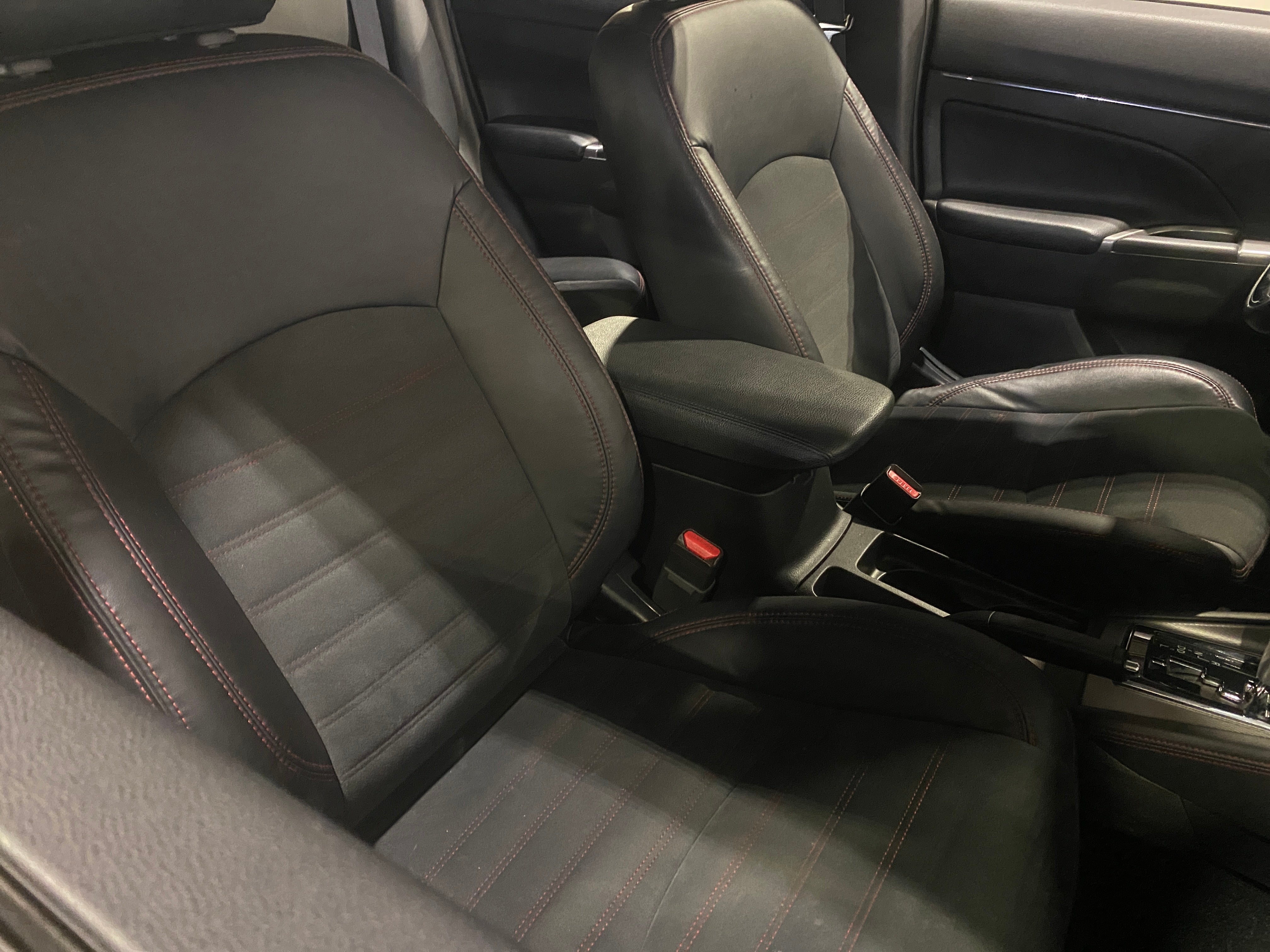 2023 Mitsubishi Outlander Sport SE 2