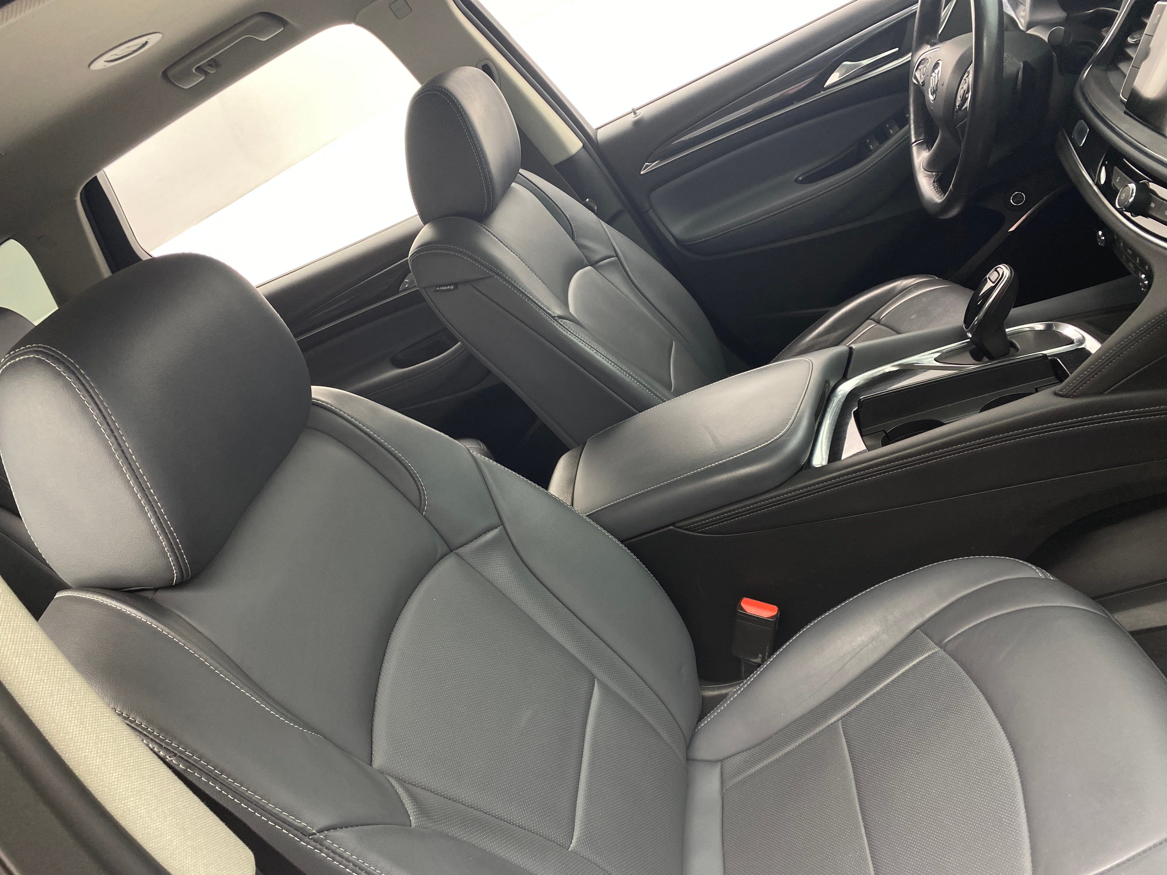 2019 Buick Enclave Essence 2