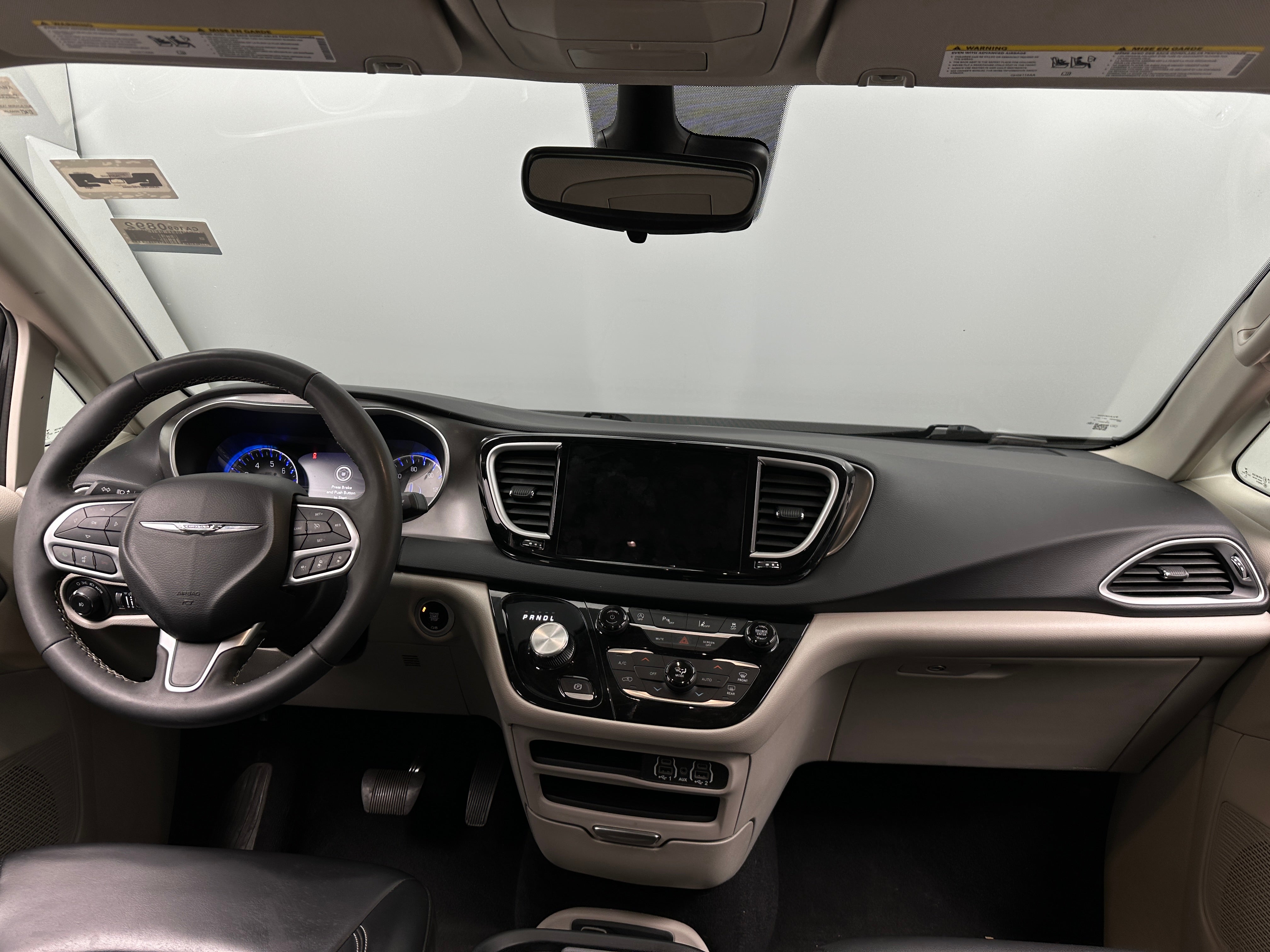 2023 Chrysler Pacifica Touring L 3