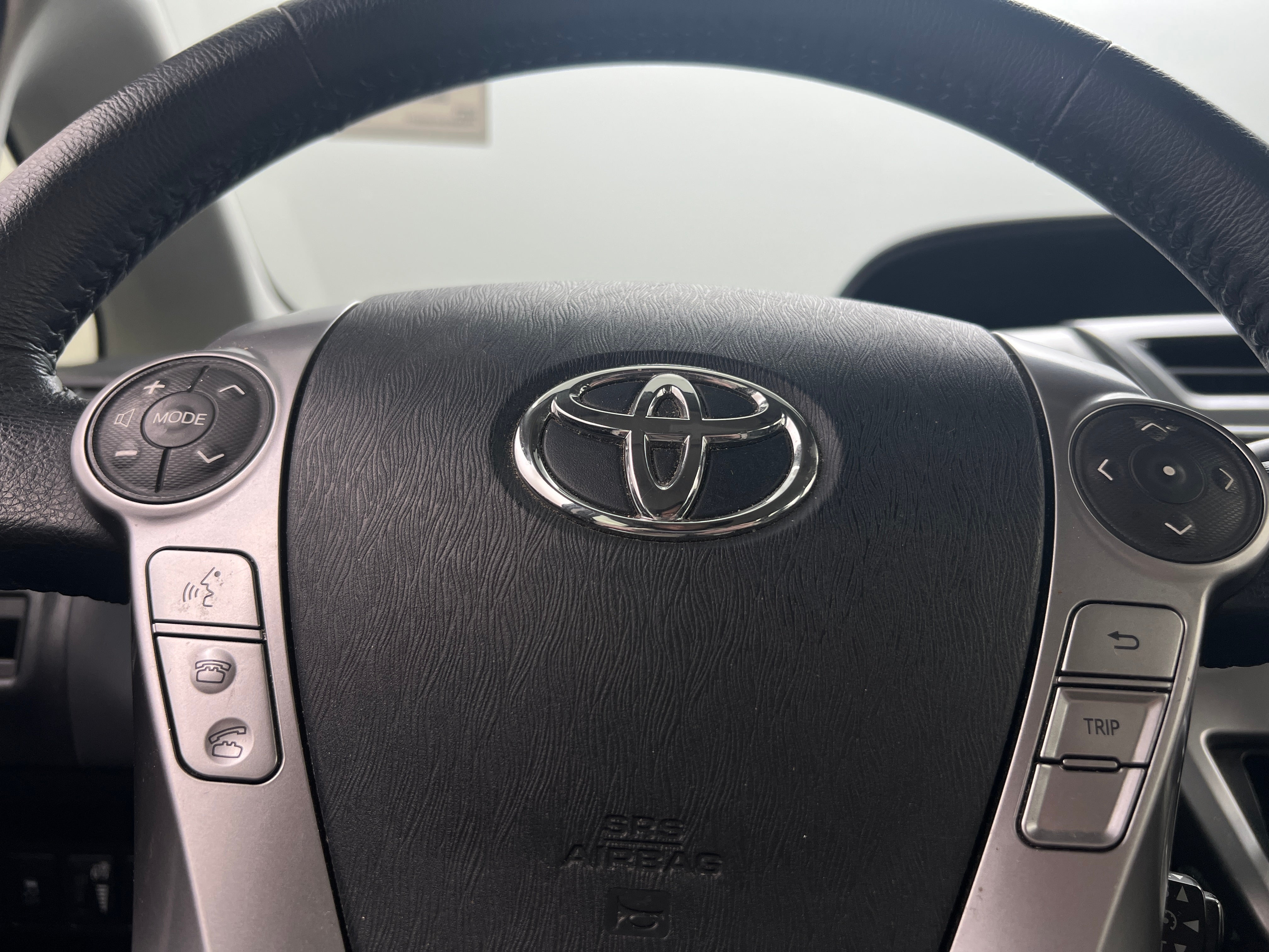 2015 Toyota Prius v Four 5