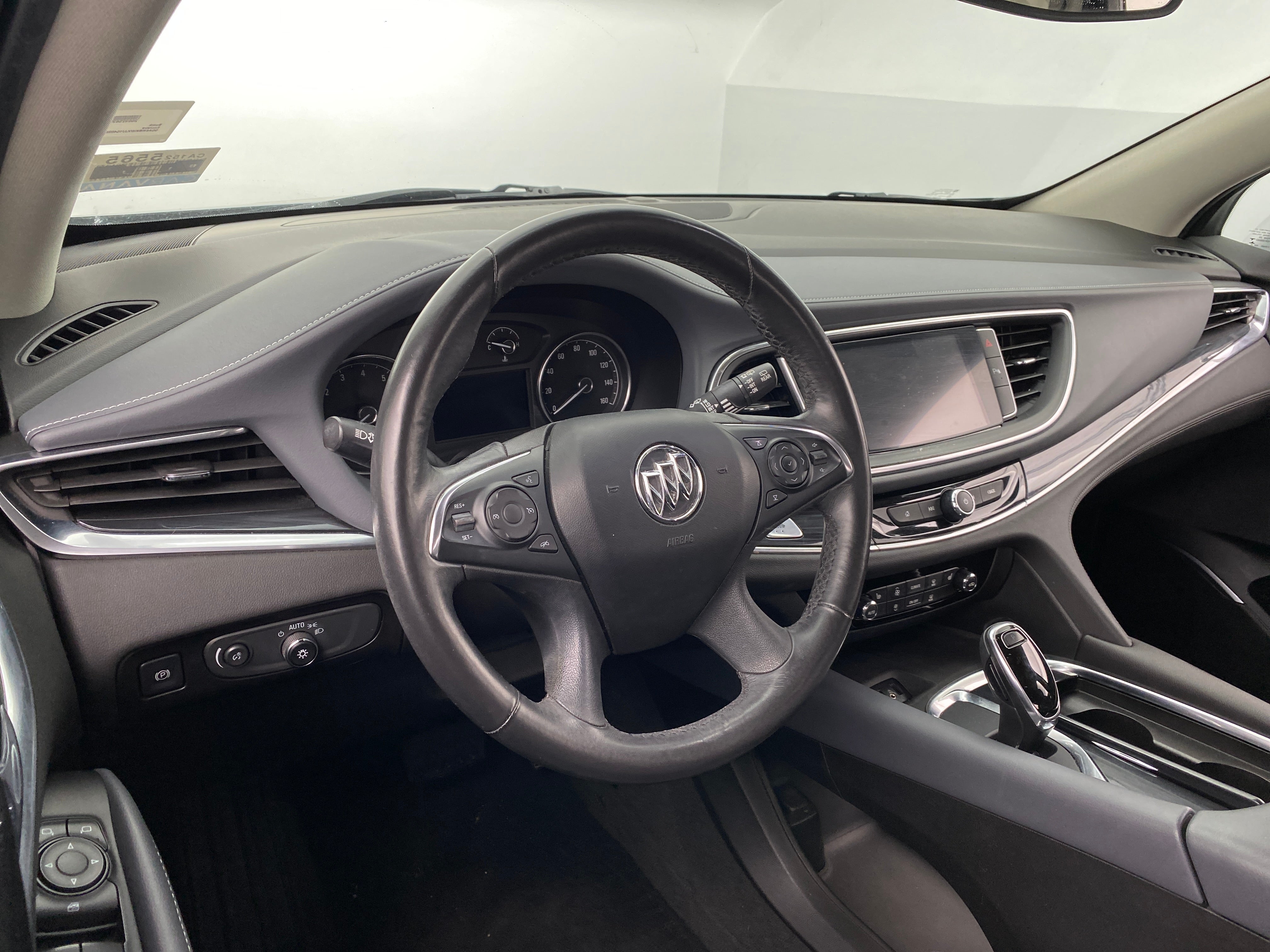 2018 Buick Enclave Essence 2