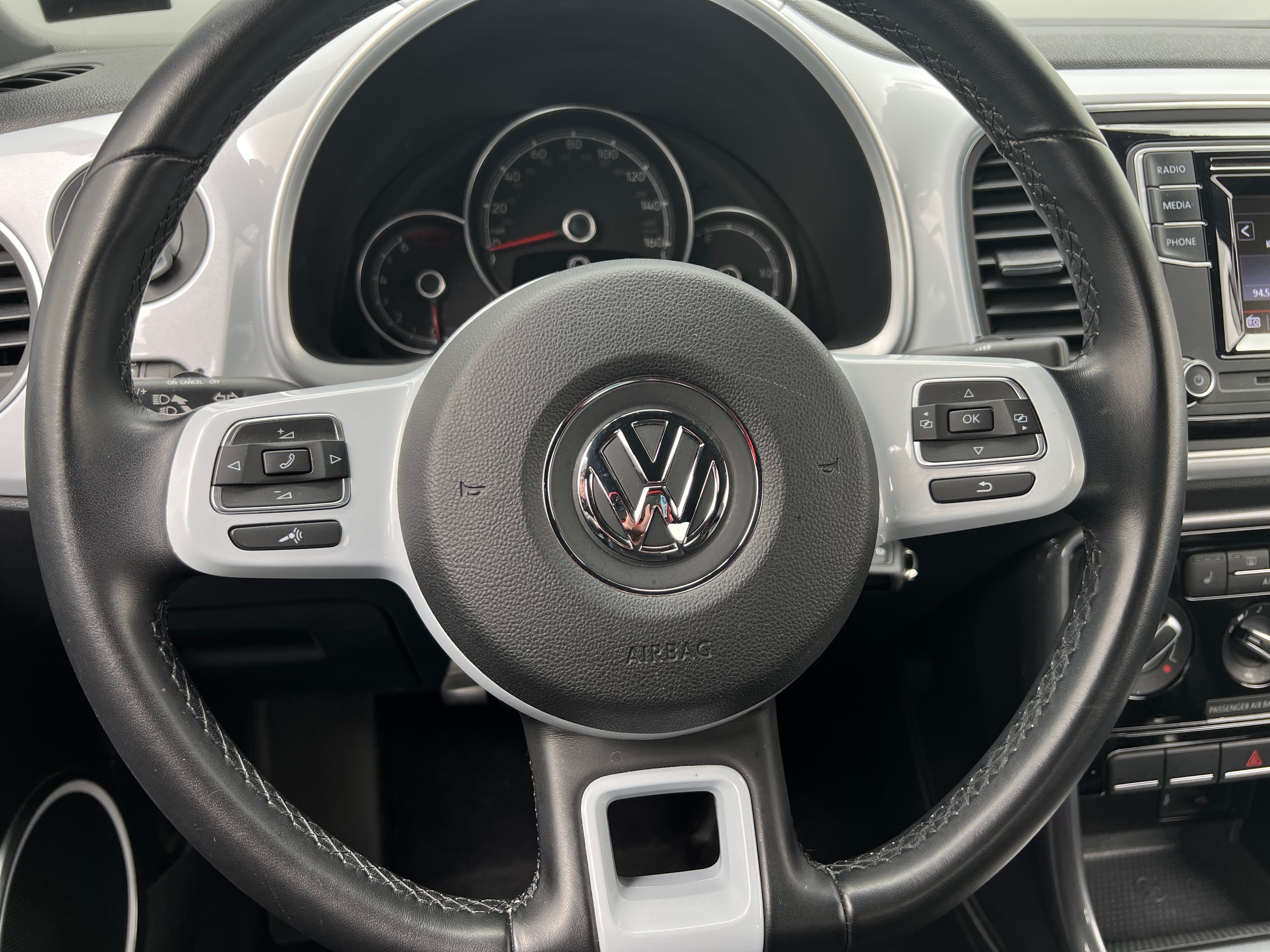 2019 Volkswagen Beetle S 5