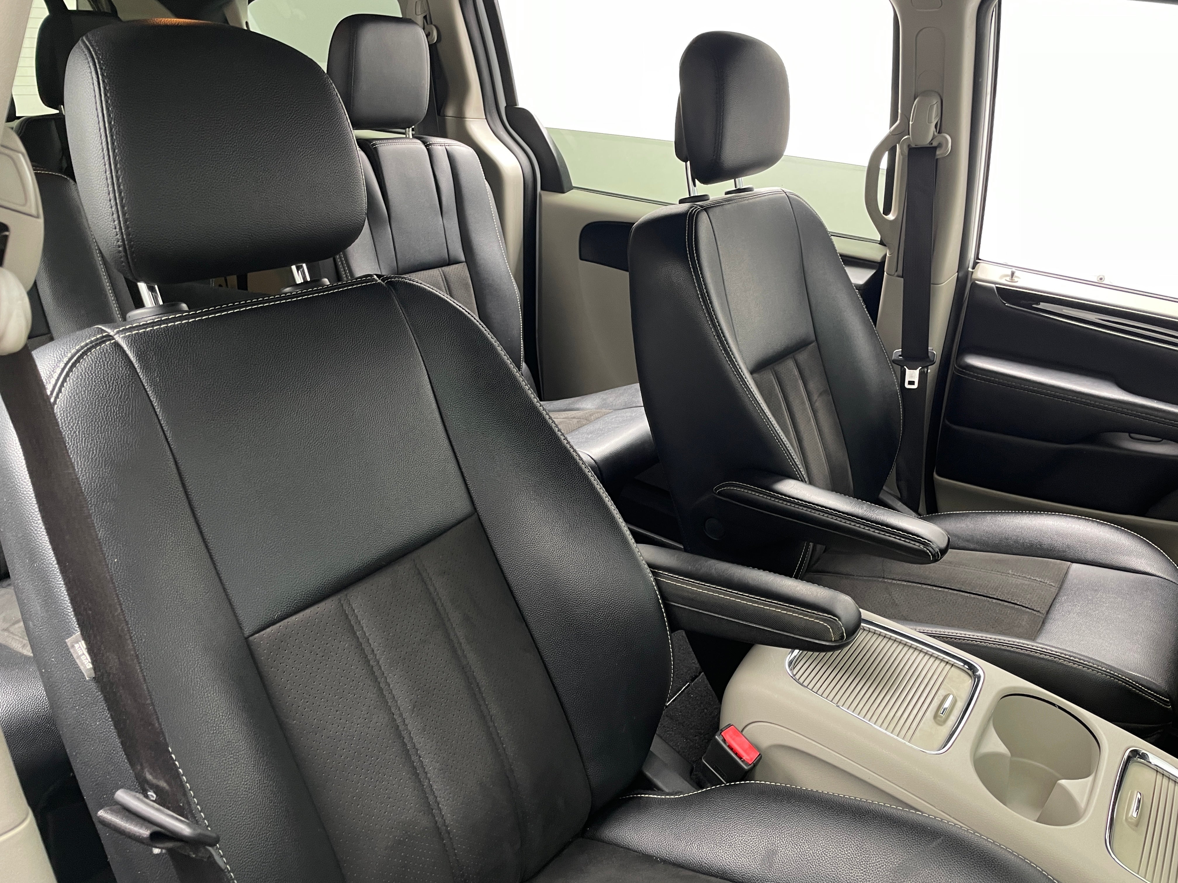 2019 Dodge Grand Caravan SXT 2