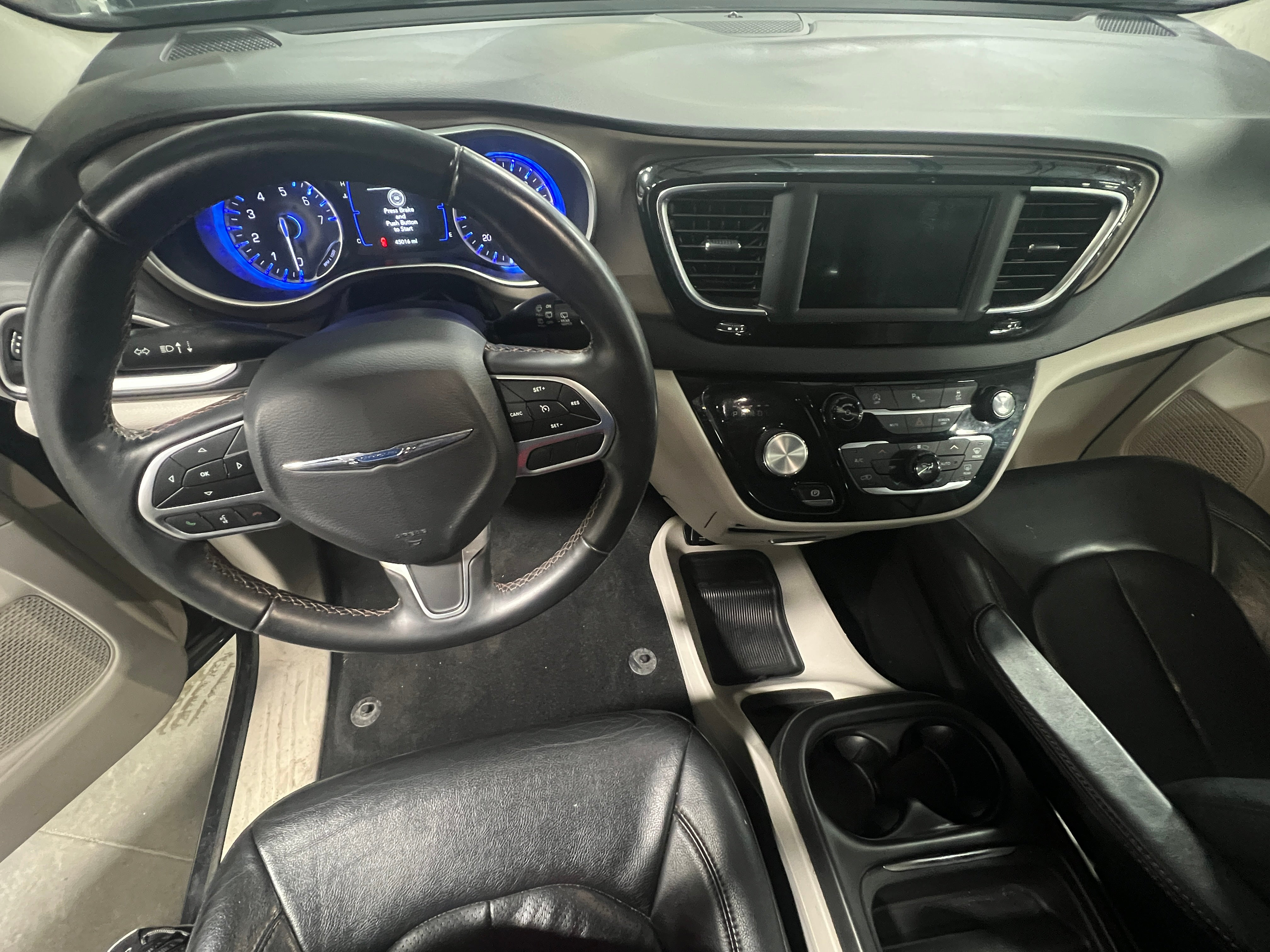 2018 Chrysler Pacifica Touring L 2