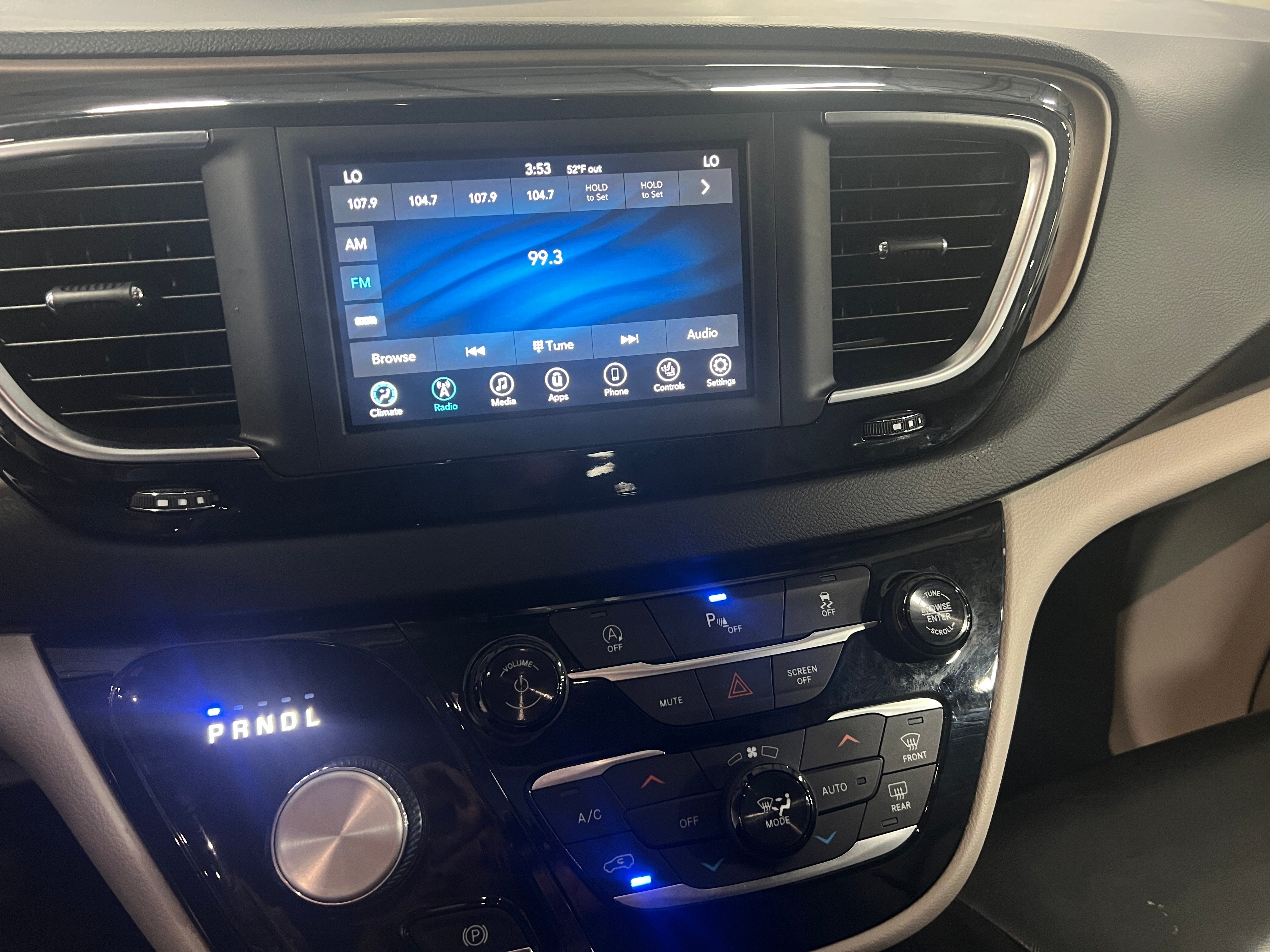 2018 Chrysler Pacifica Touring L 3