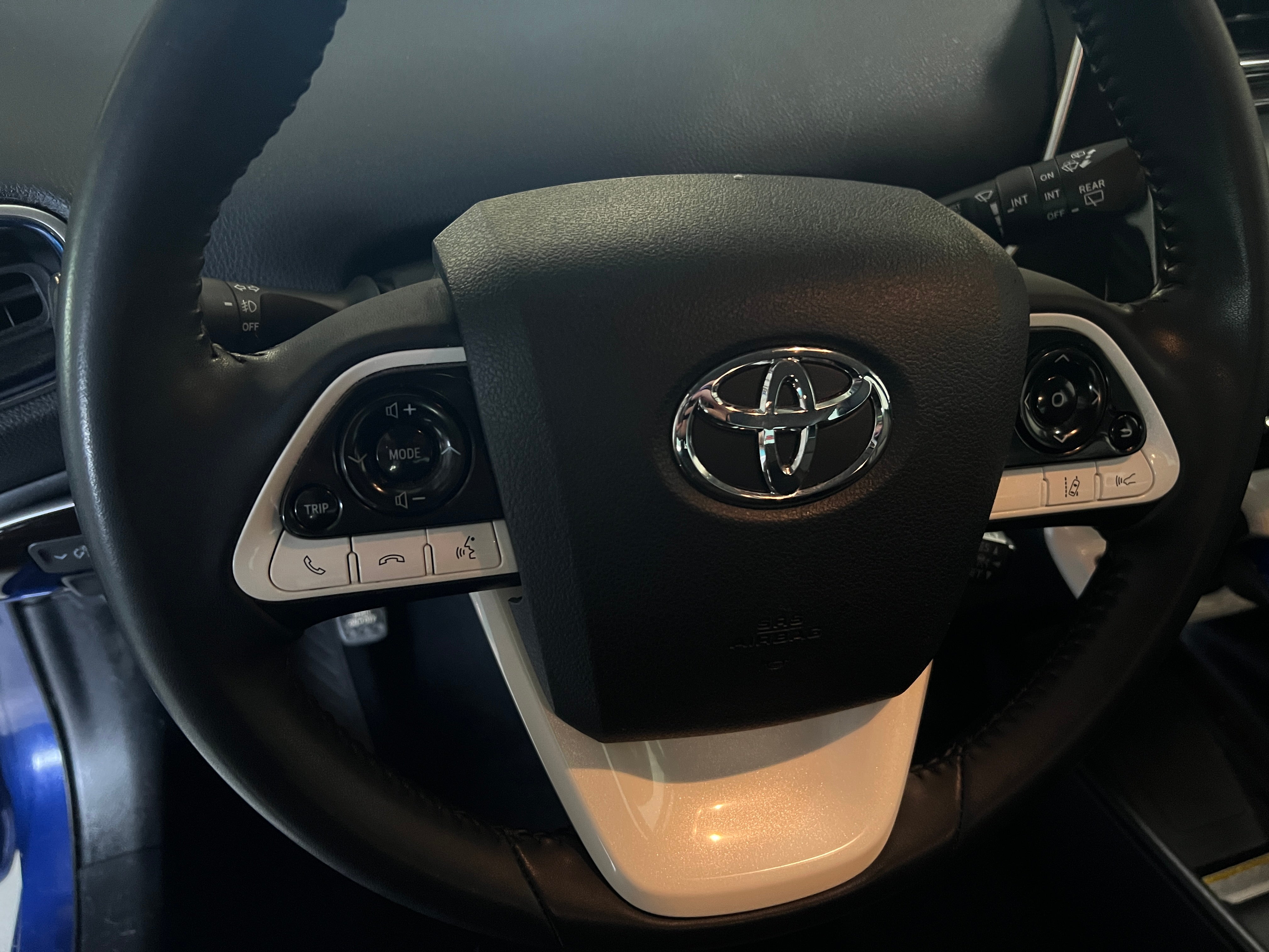 2018 Toyota Prius Three Touring 5