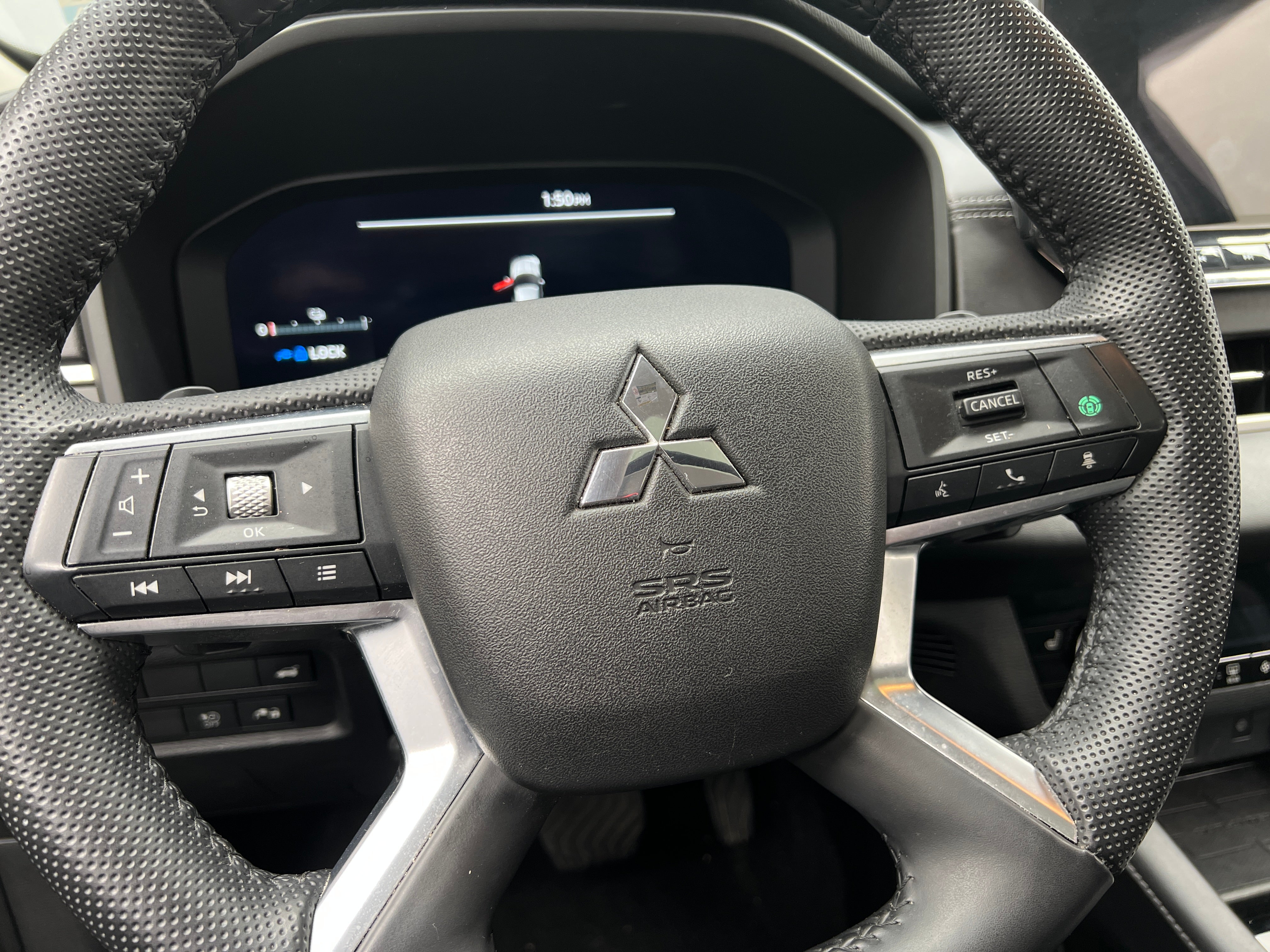 2023 Mitsubishi Outlander SE 4