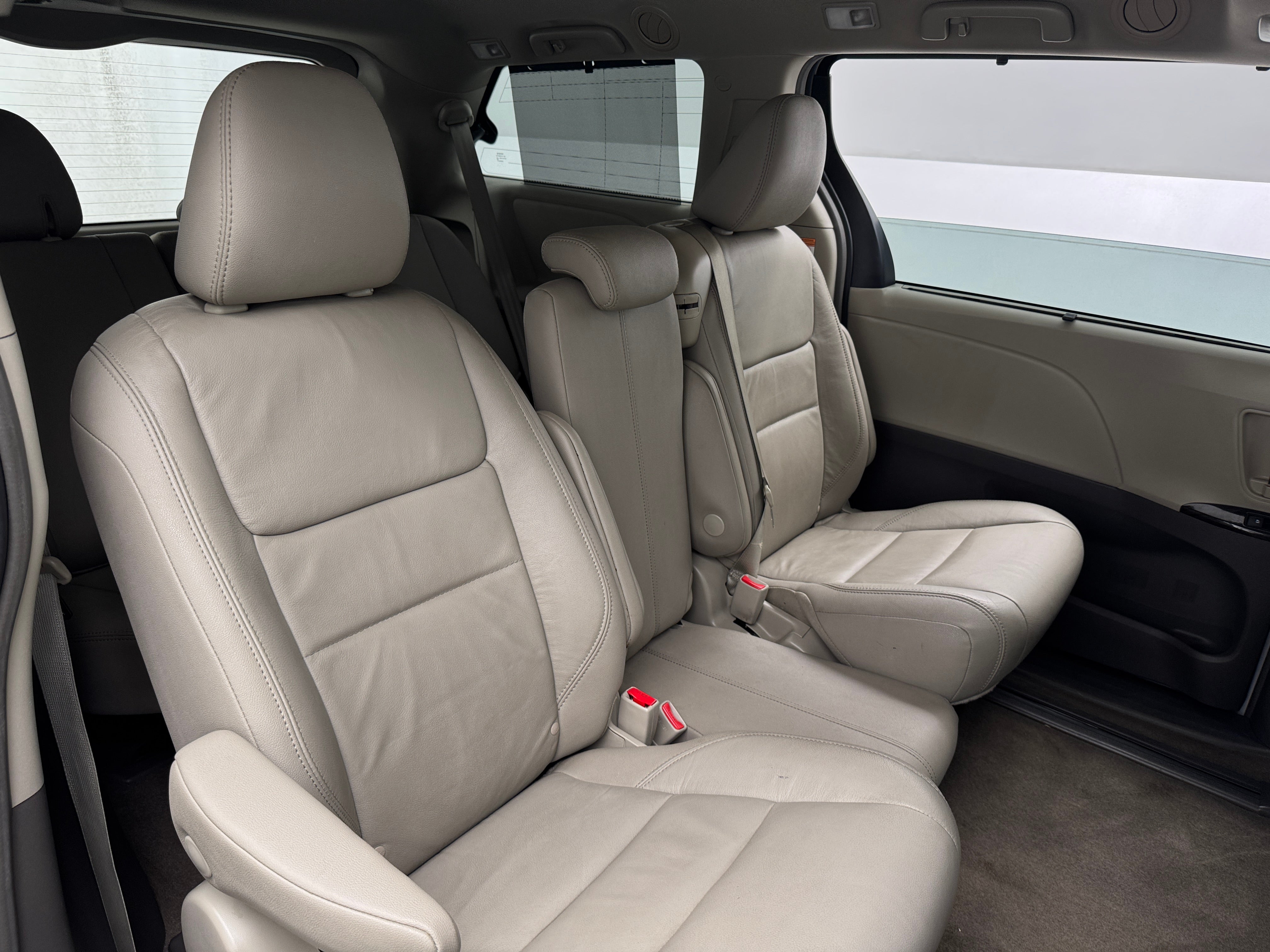 2018 Toyota Sienna XLE 5