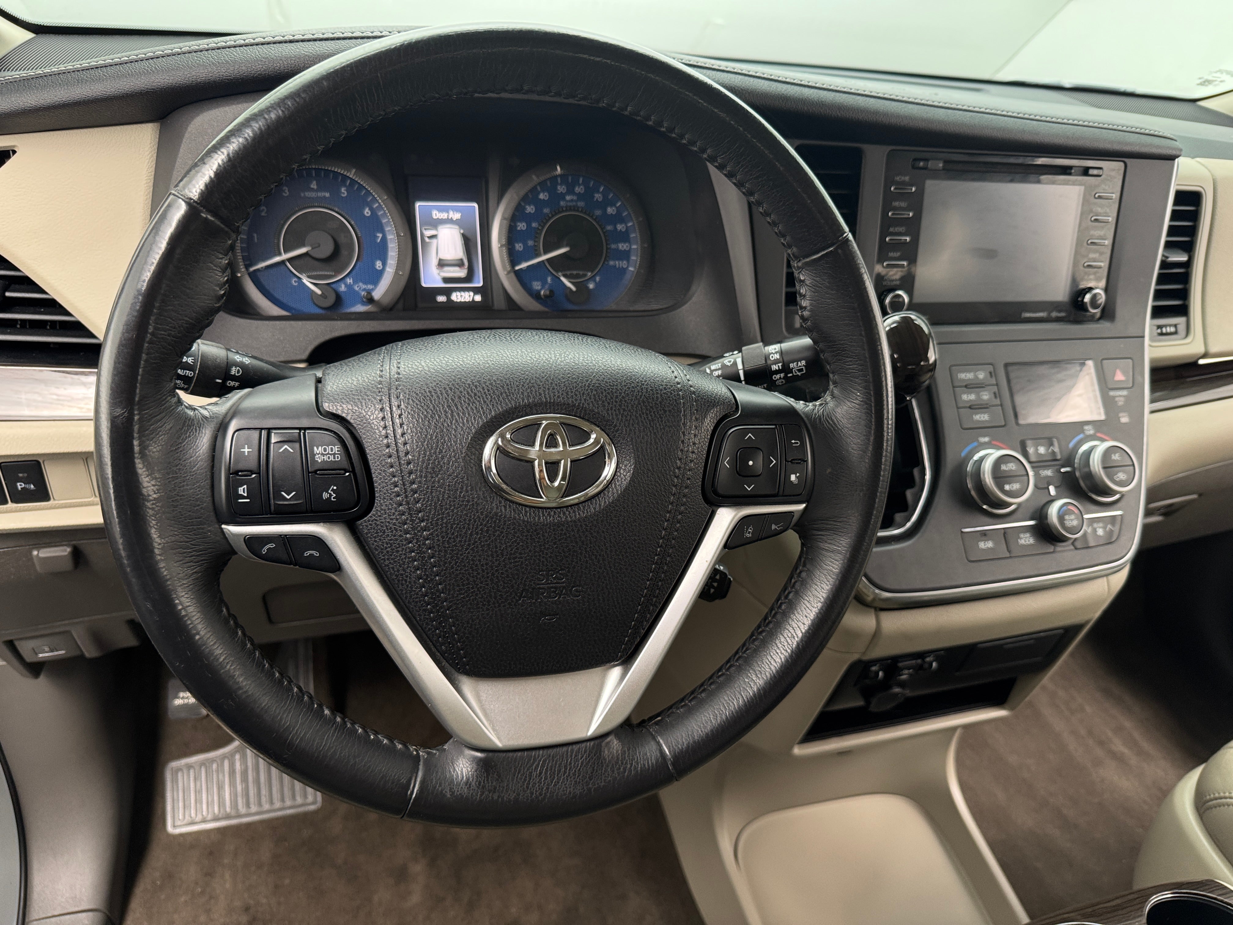 2018 Toyota Sienna XLE 4