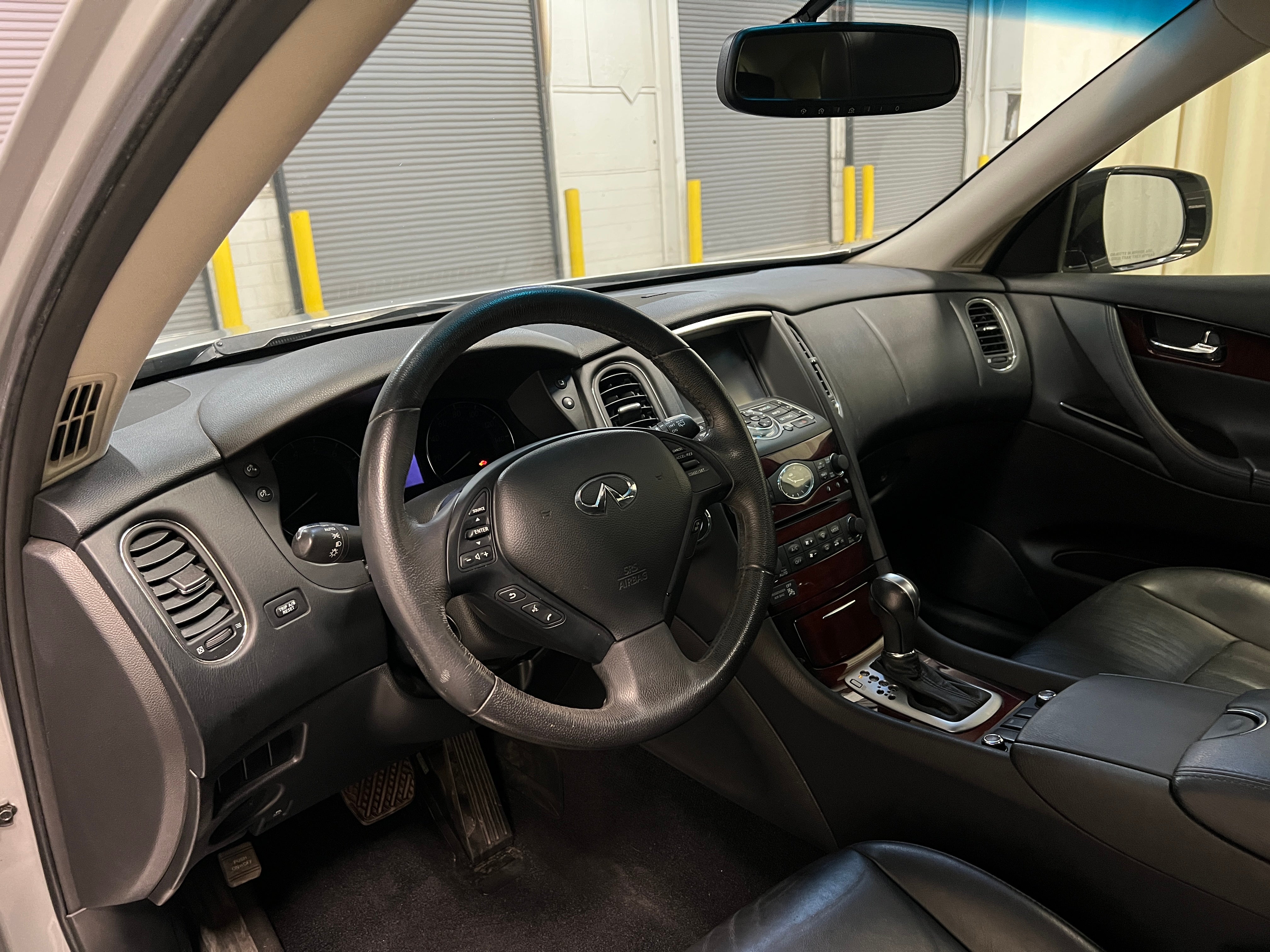 2016 INFINITI QX50 Base 2