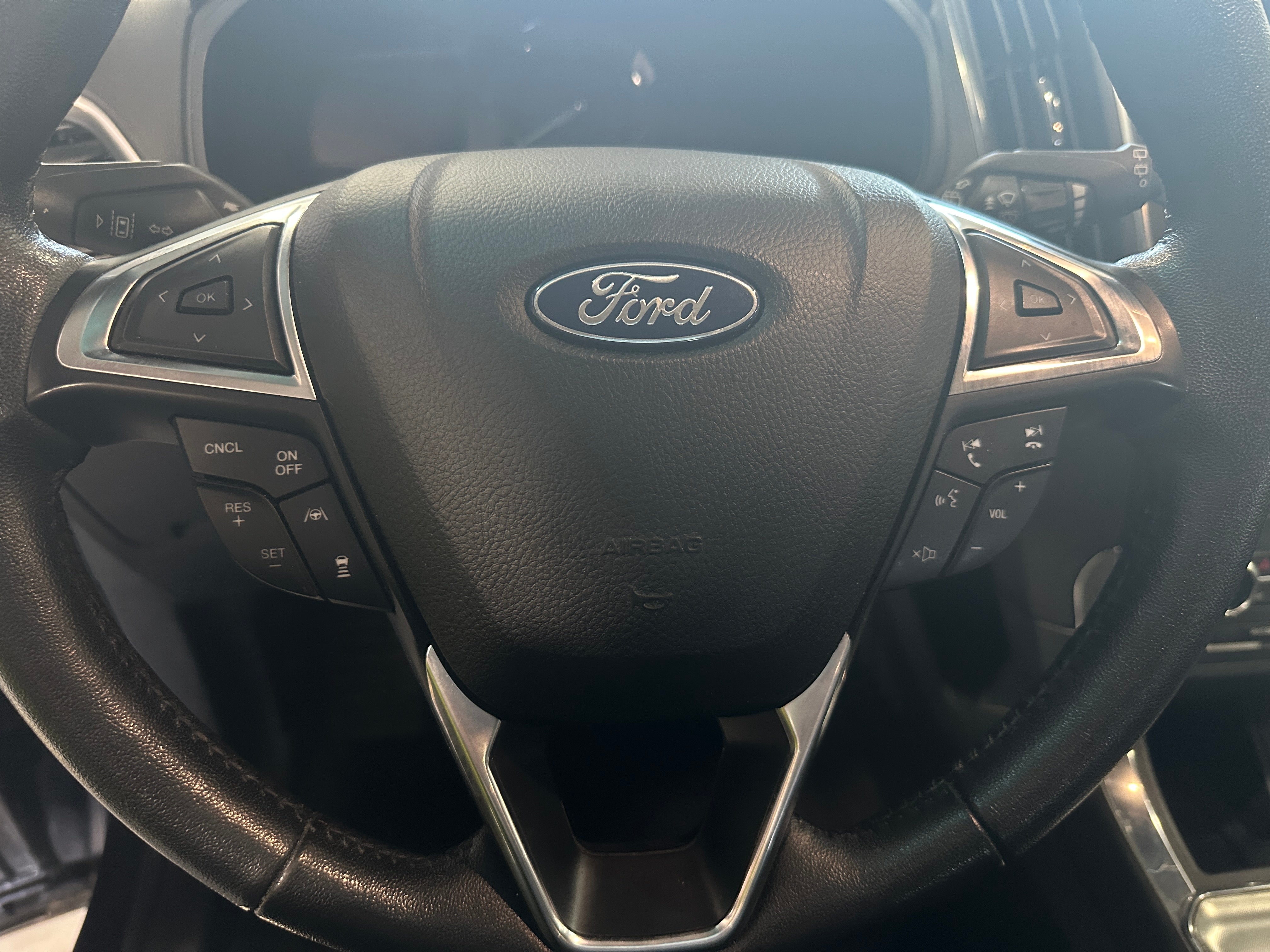 2022 Ford Edge Titanium 4