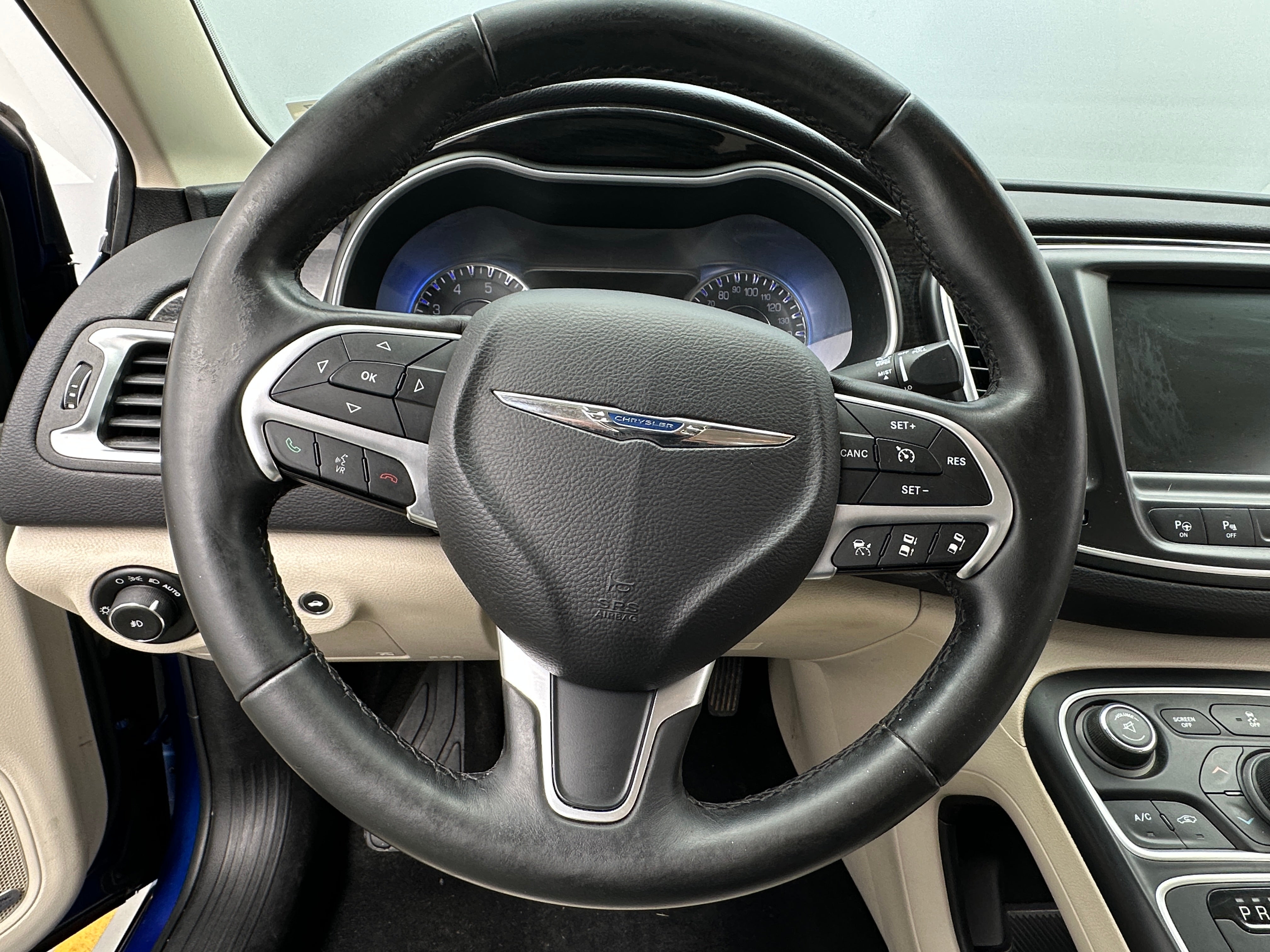 2015 Chrysler 200 C 4