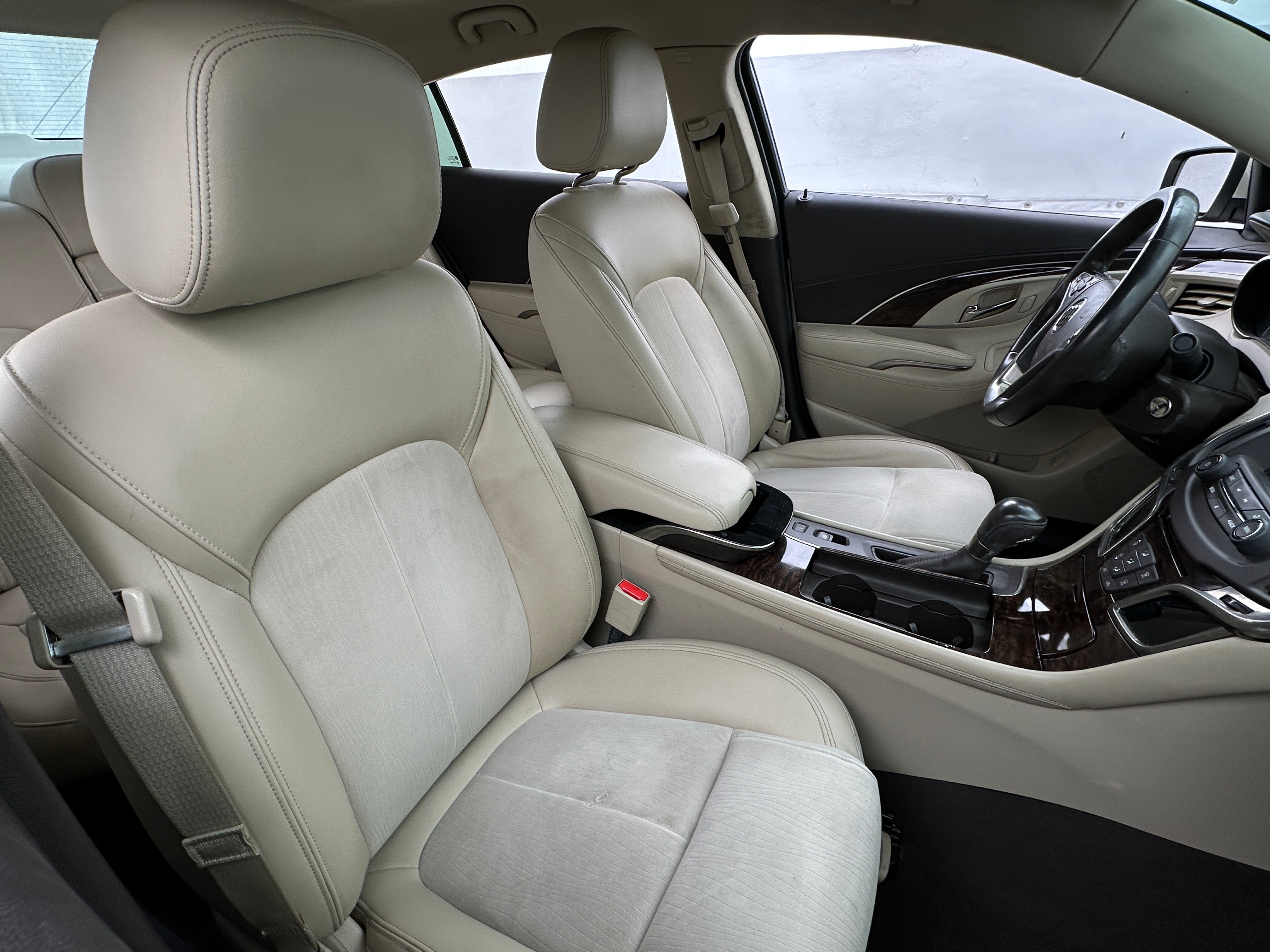 2016 Buick LaCrosse Base 2