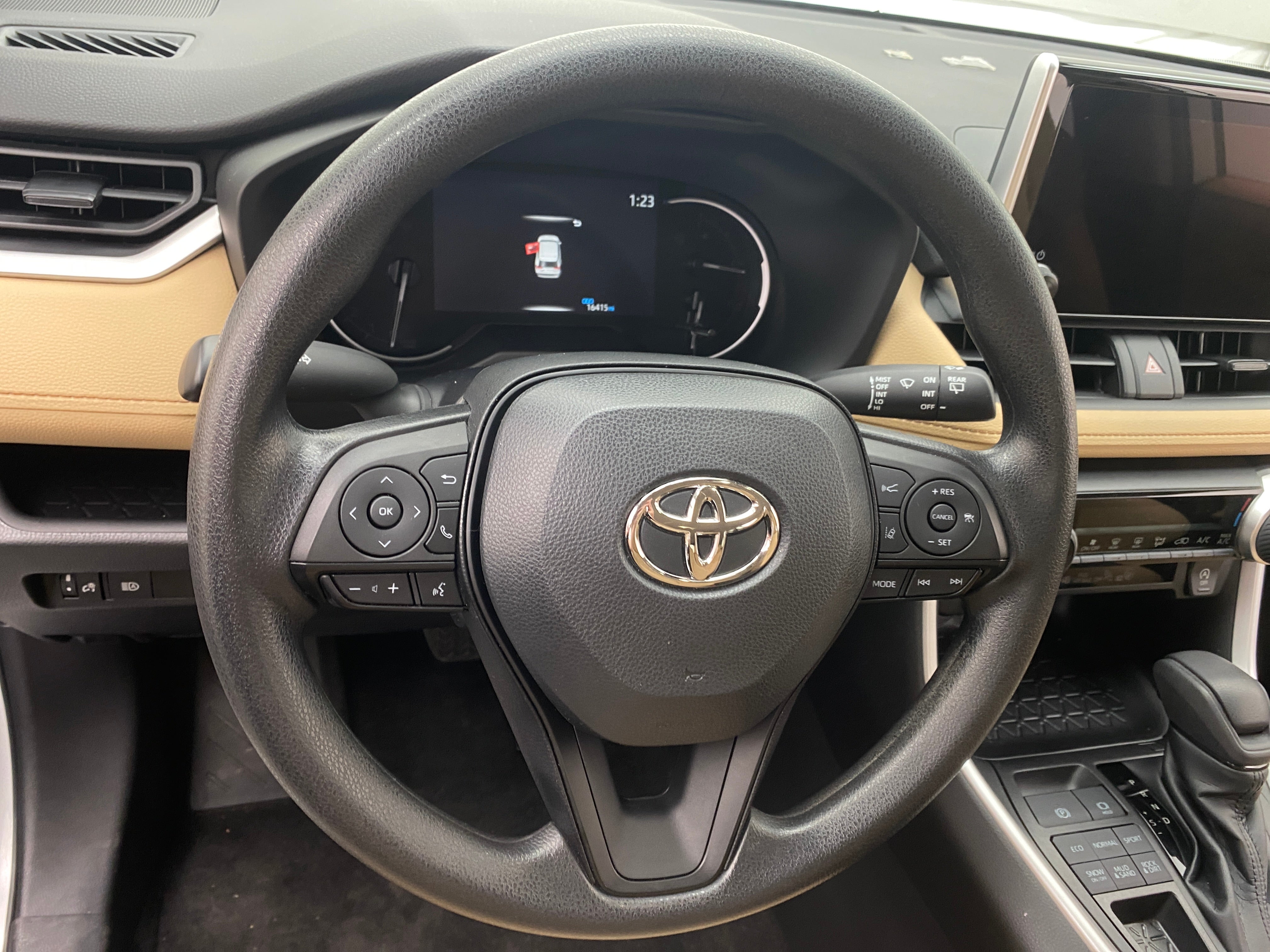 2023 Toyota RAV4 LE 5