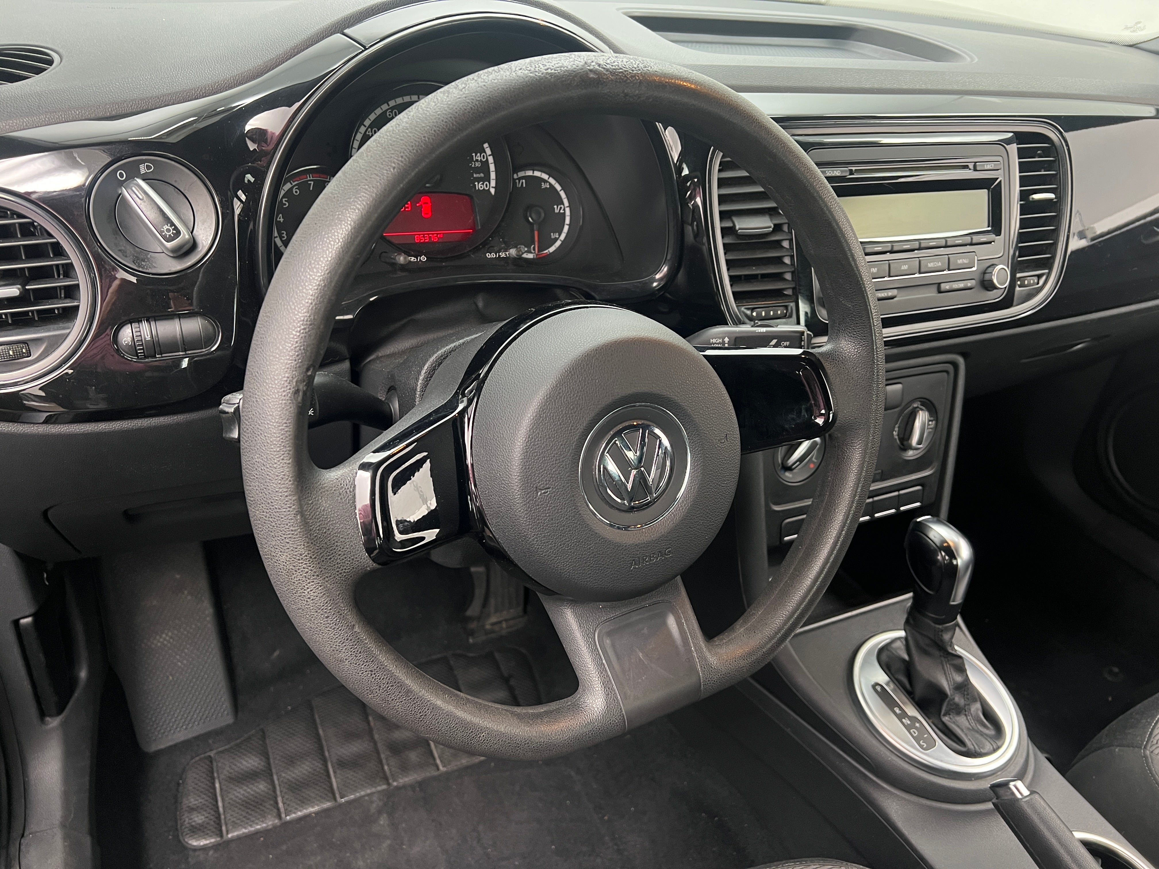 2014 Volkswagen Beetle Entry 5