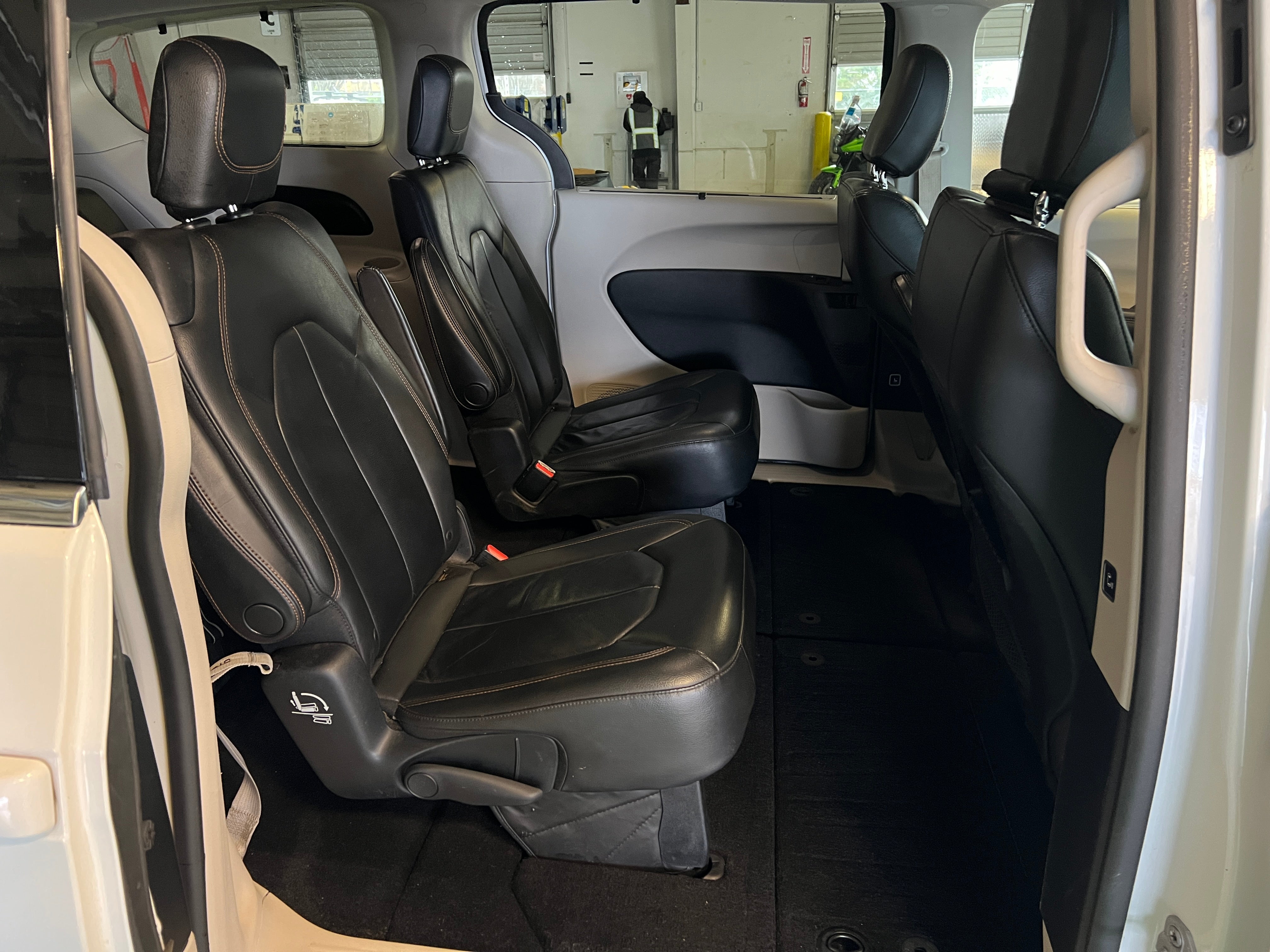 2017 Chrysler Pacifica Touring L 5