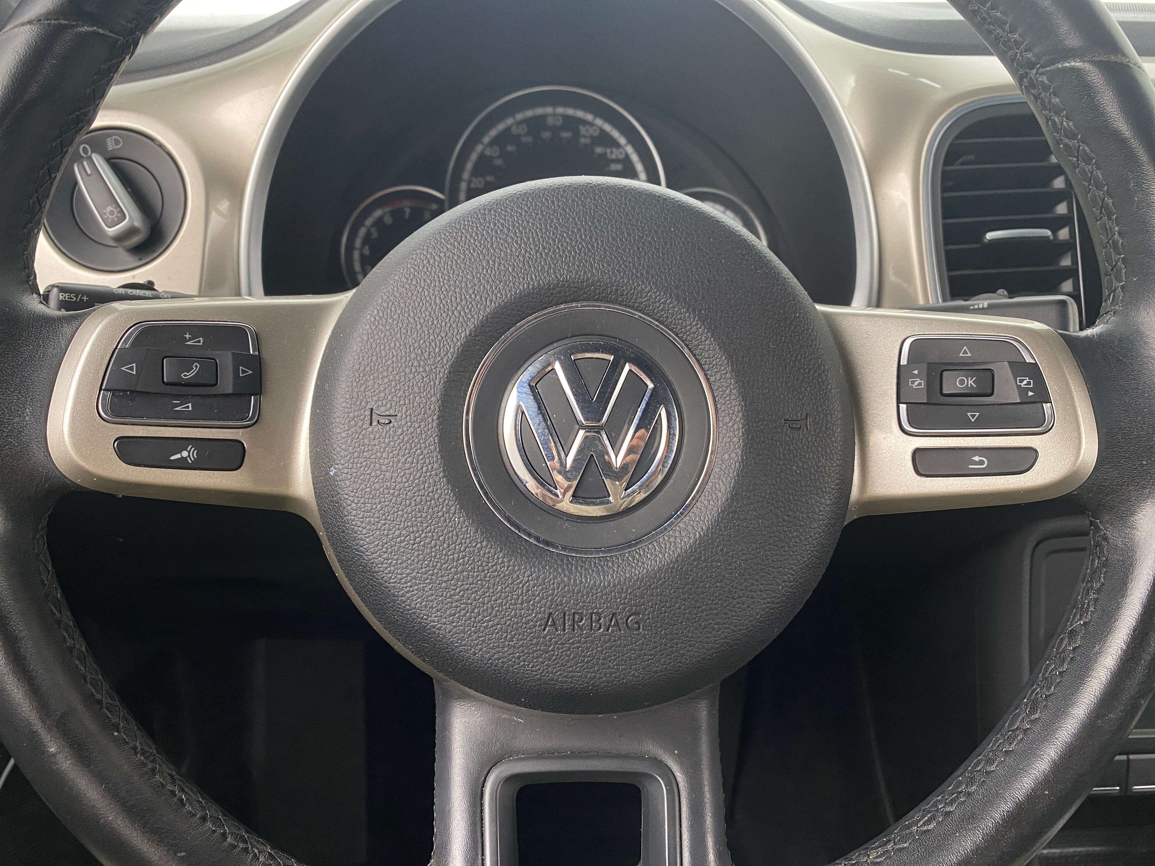 2013 Volkswagen Beetle  5