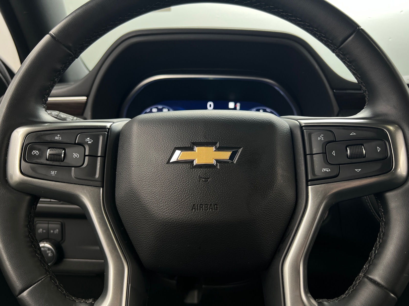 Thumbnail: 2023 Chevrolet Tahoe - 4