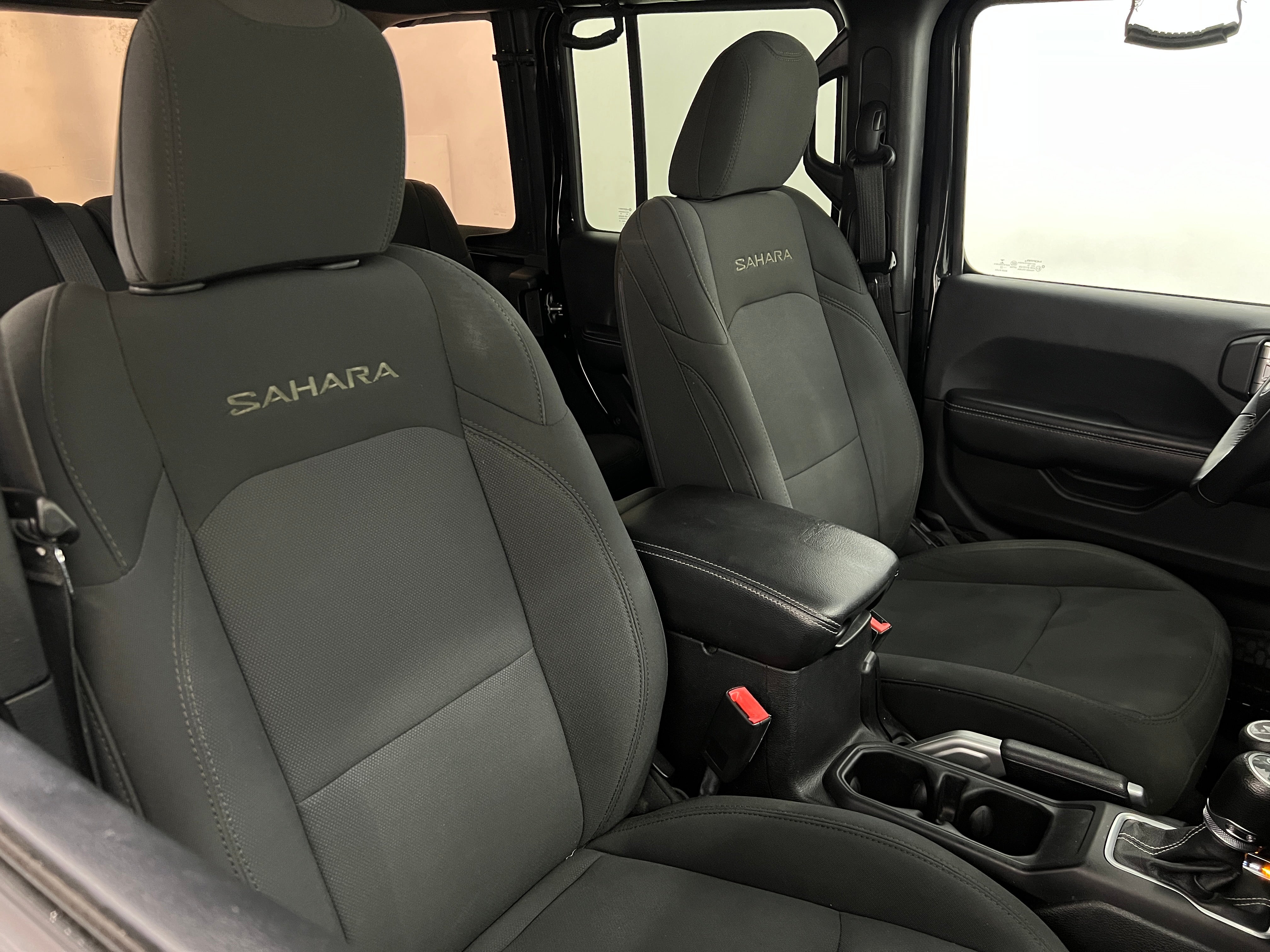 2018 Jeep Wrangler Unlimited Sahara 2