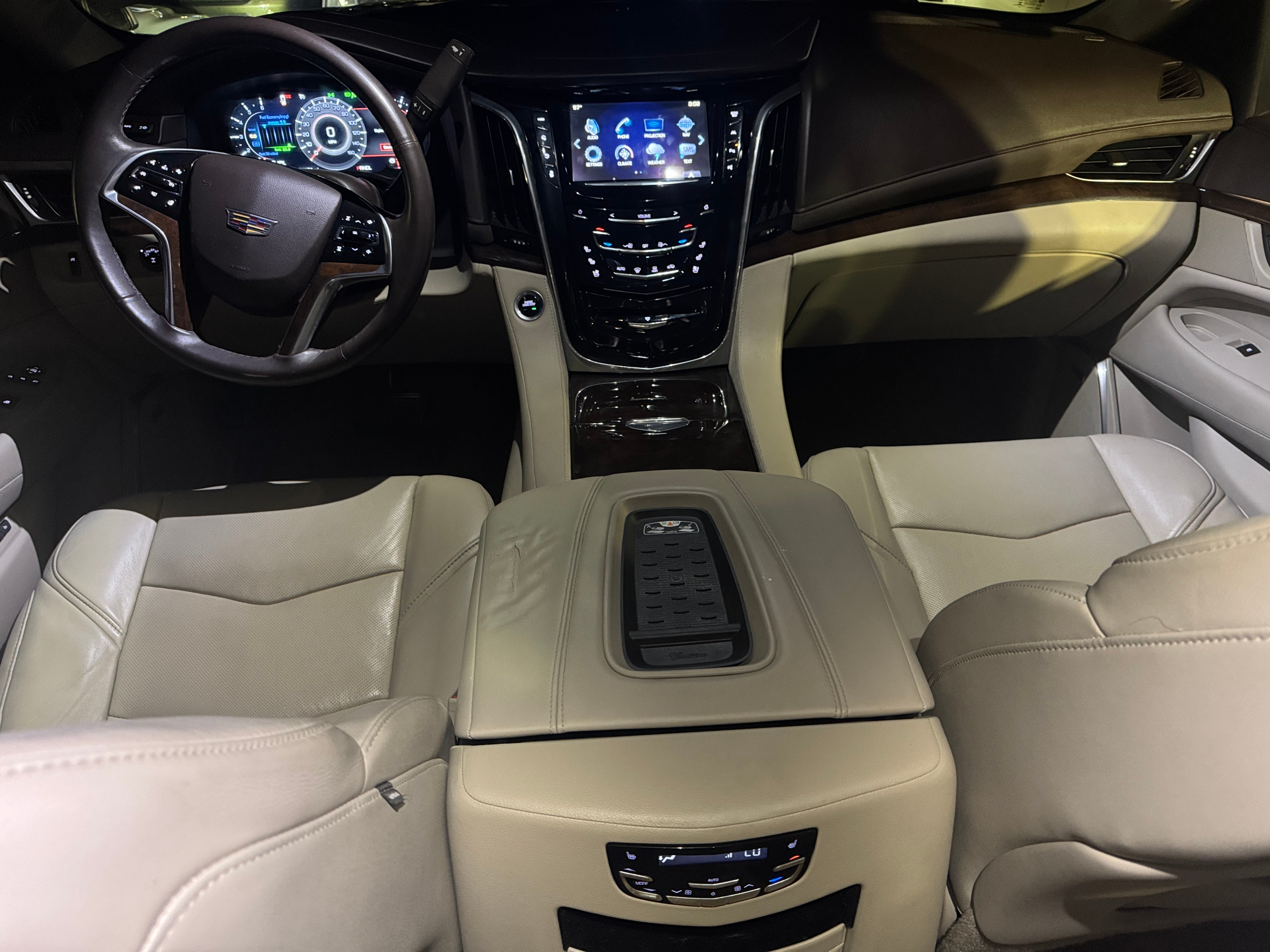 2017 Cadillac Escalade Luxury 2