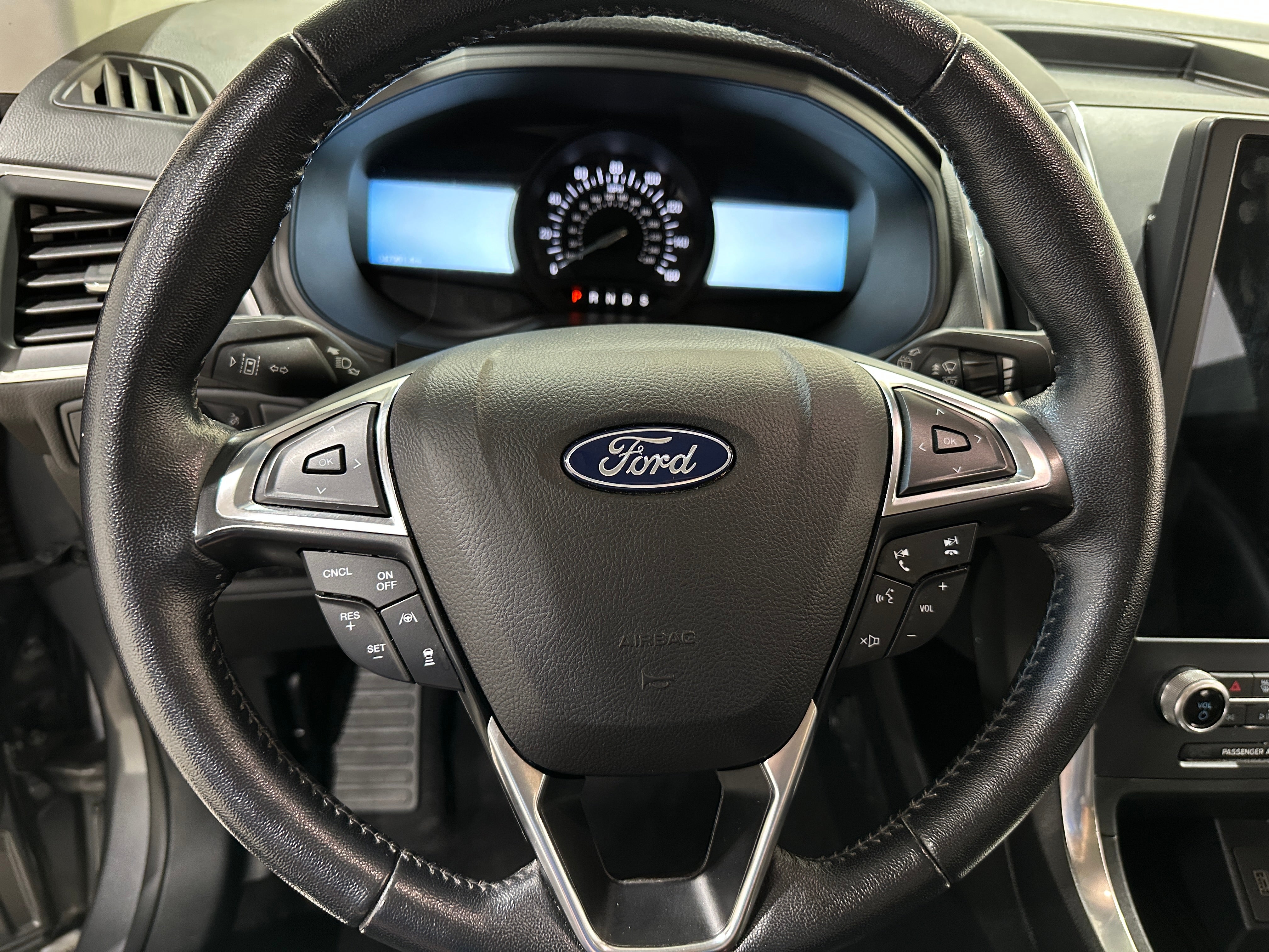 2022 Ford Edge Titanium 4