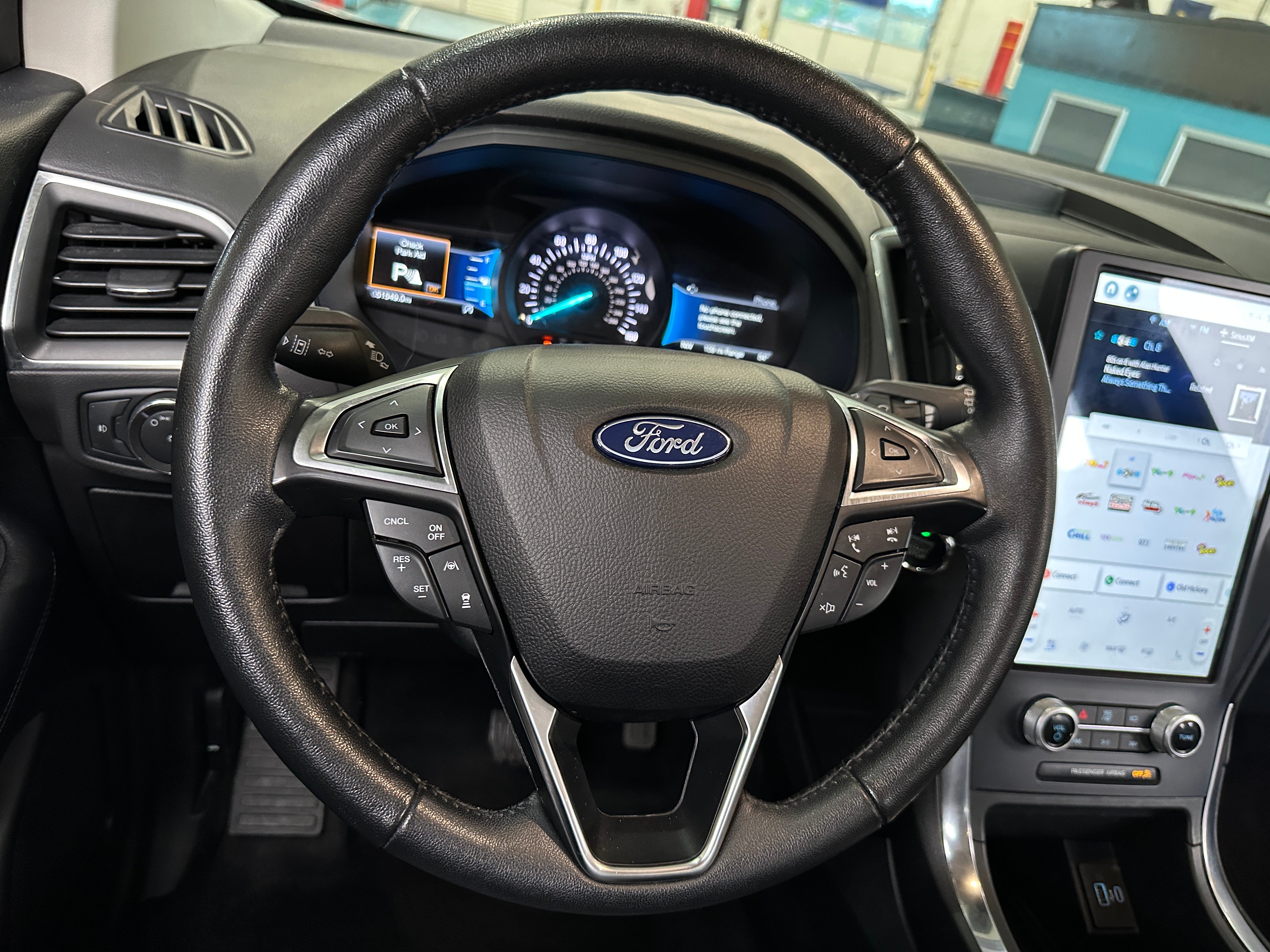 2022 Ford Edge Titanium 5