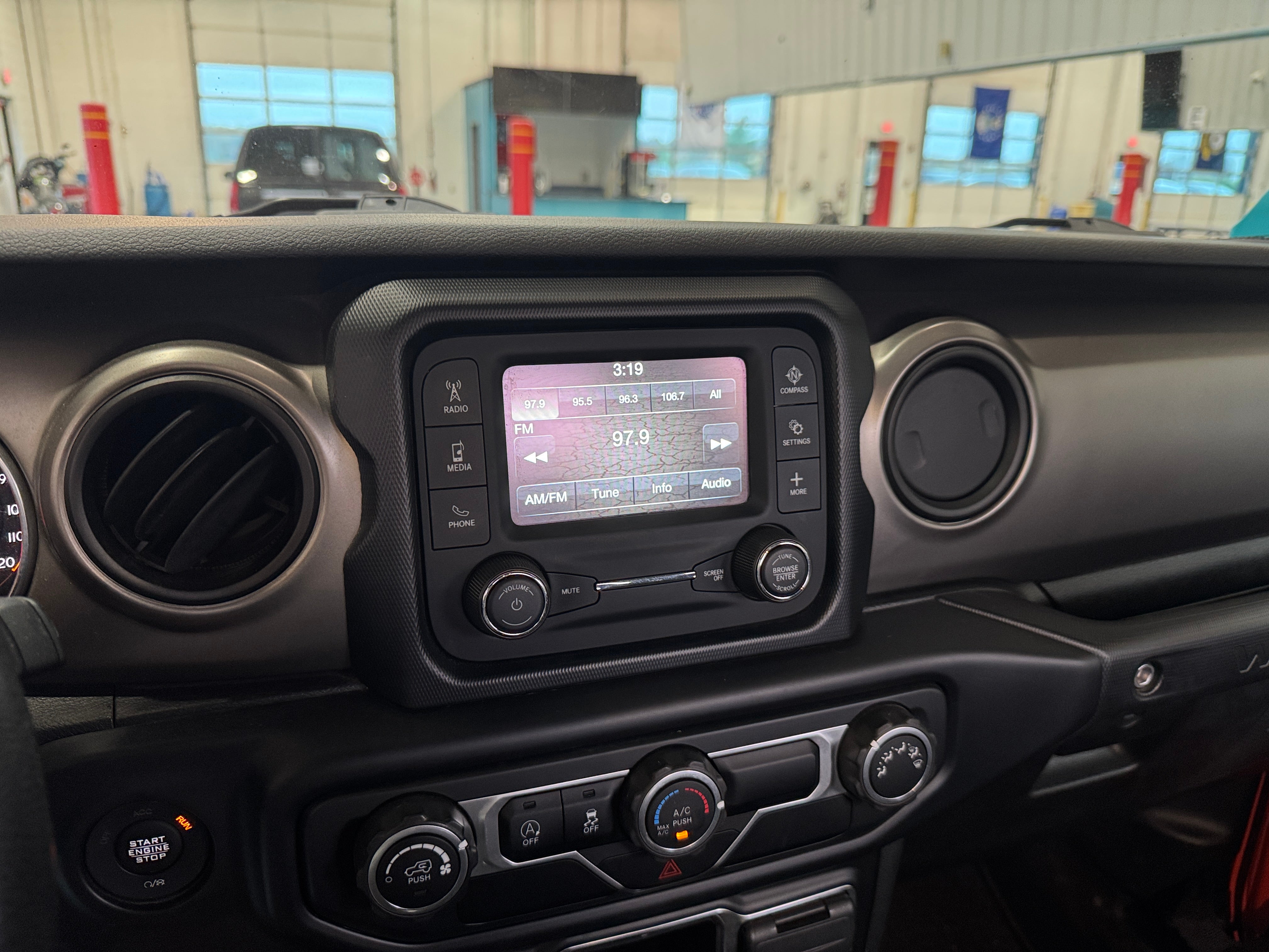 2019 Jeep Wrangler Sport 4