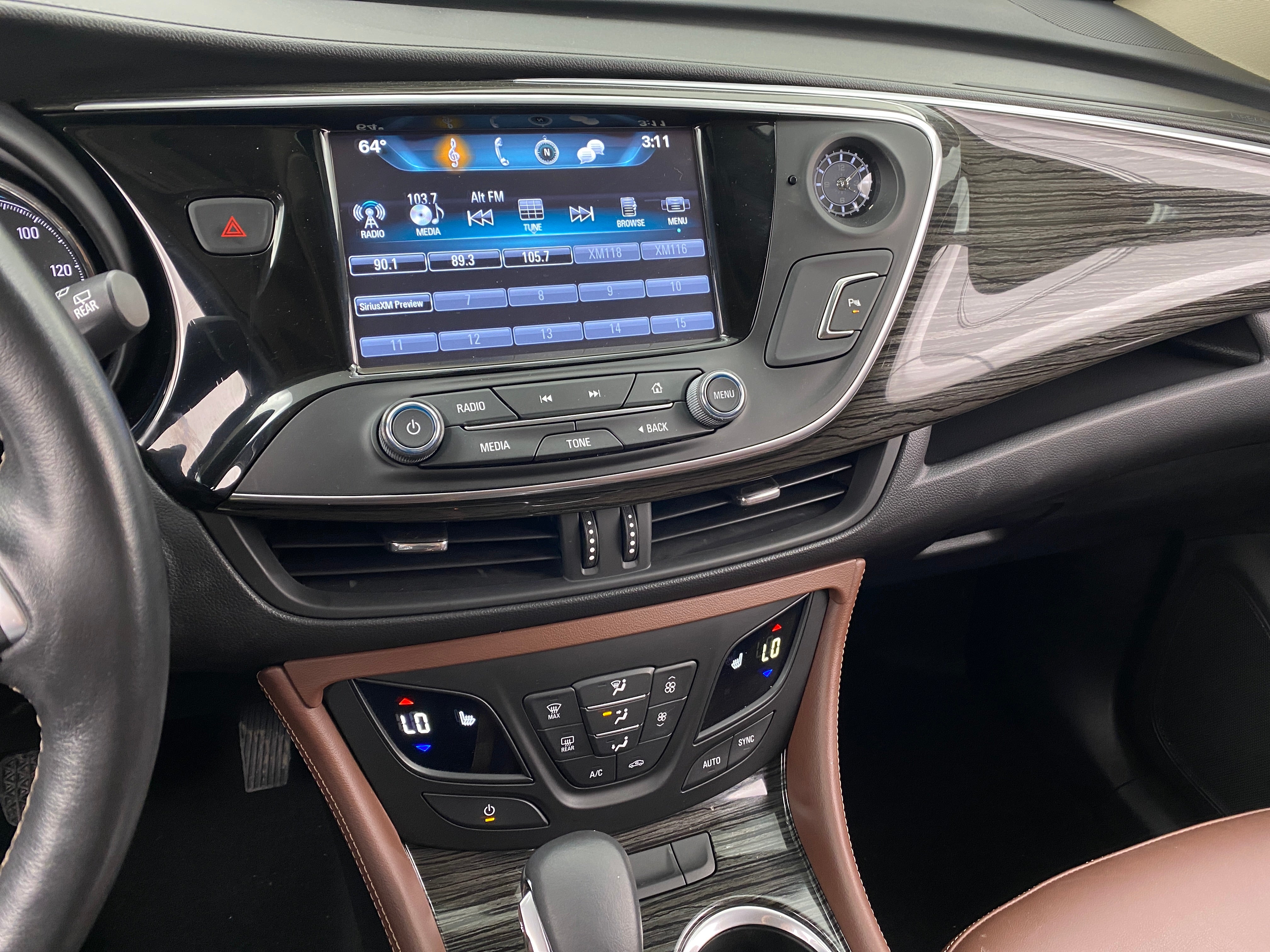 2018 Buick Envision Essence 3