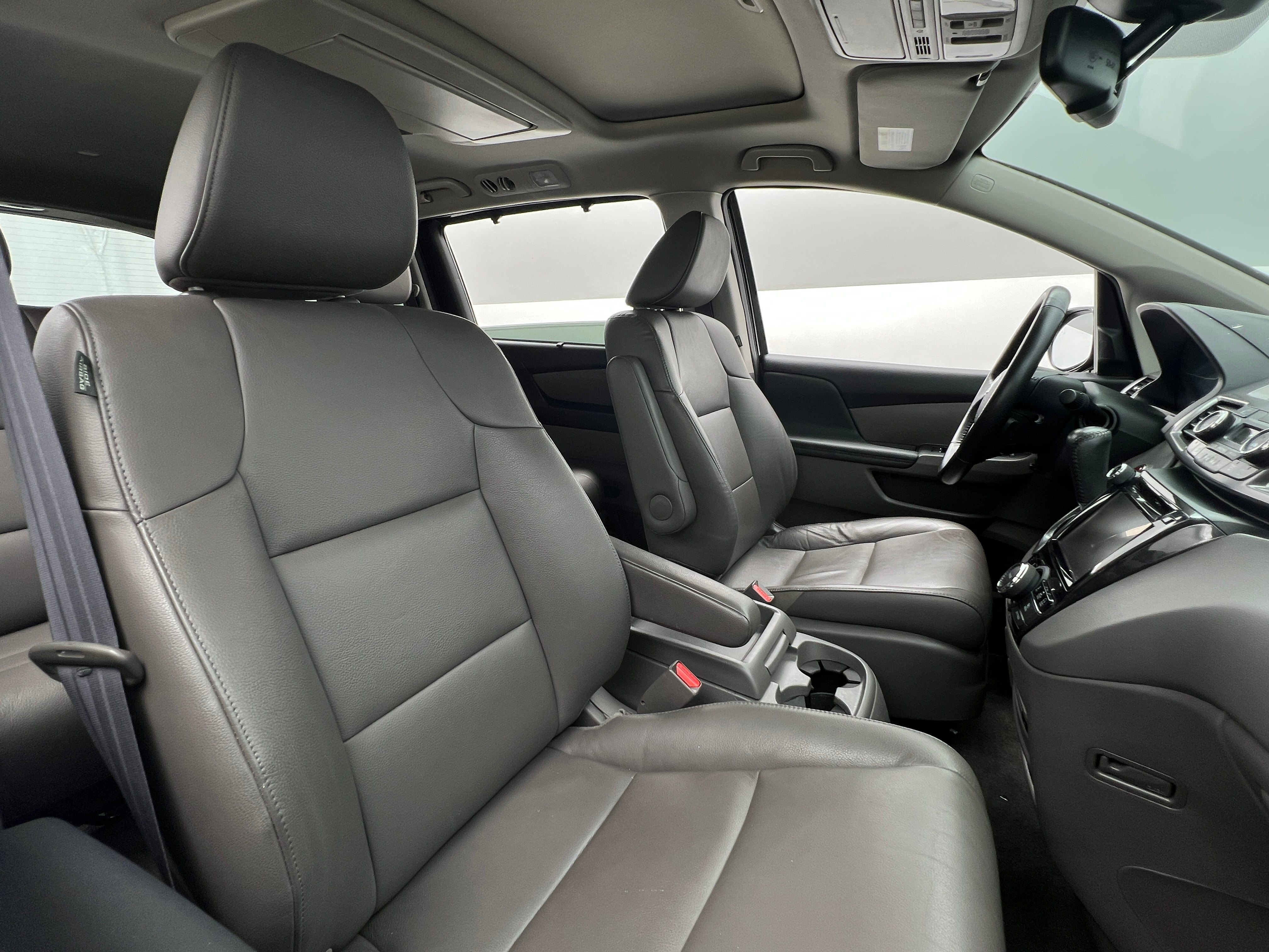 2015 Honda Odyssey Touring 2