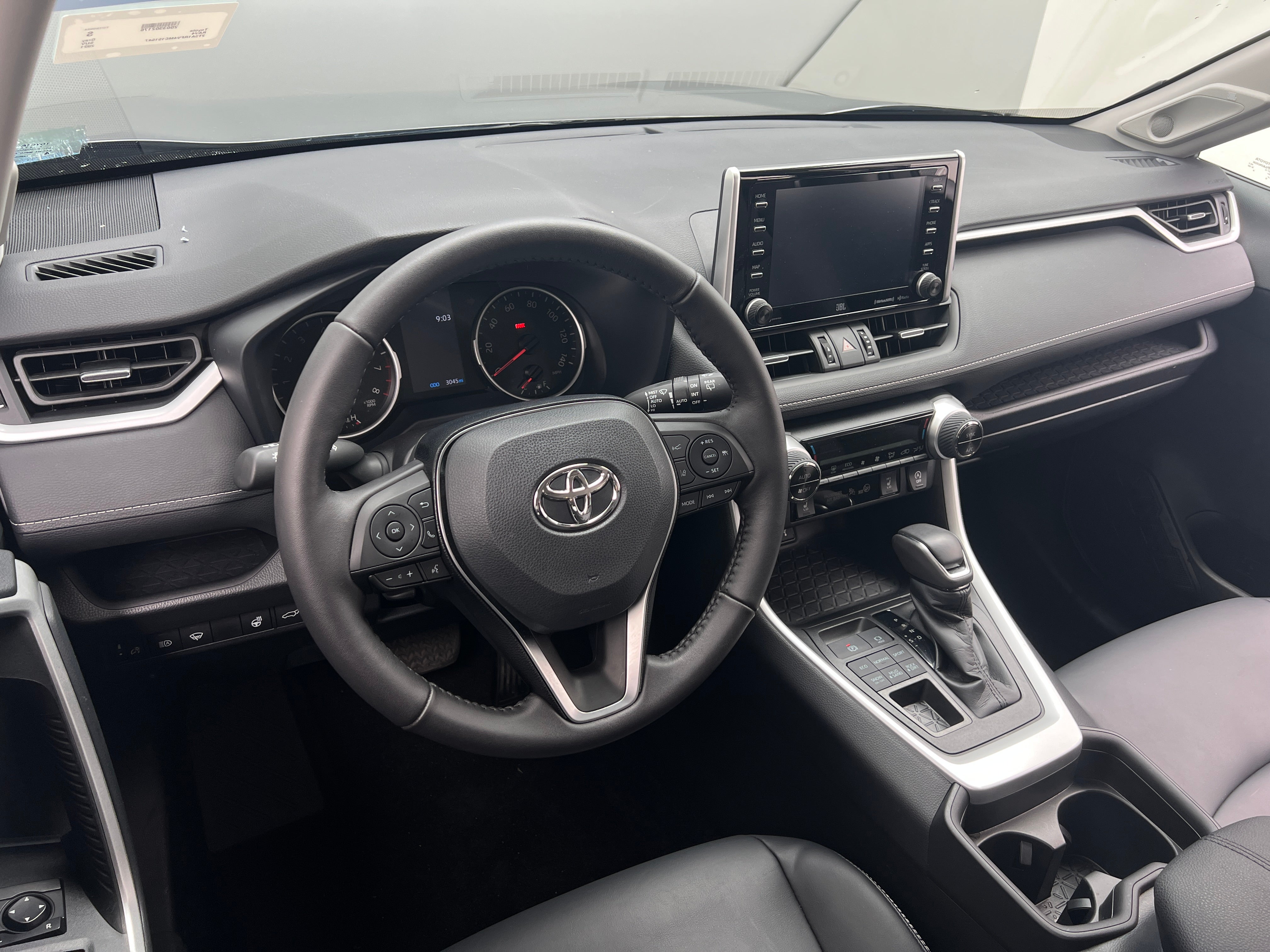 2021 Toyota RAV4 XLE Premium 3