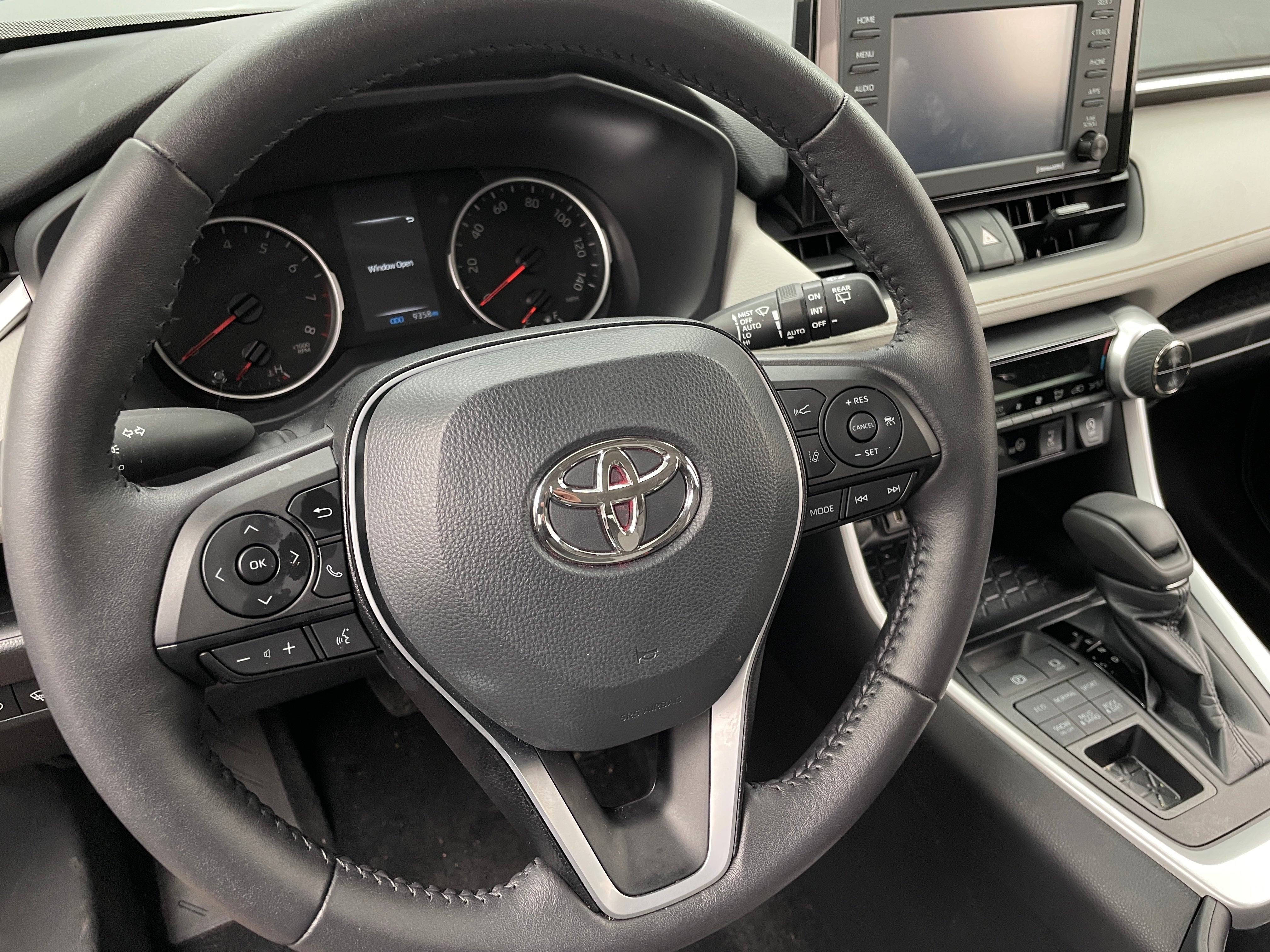 2022 Toyota RAV4 XLE 5