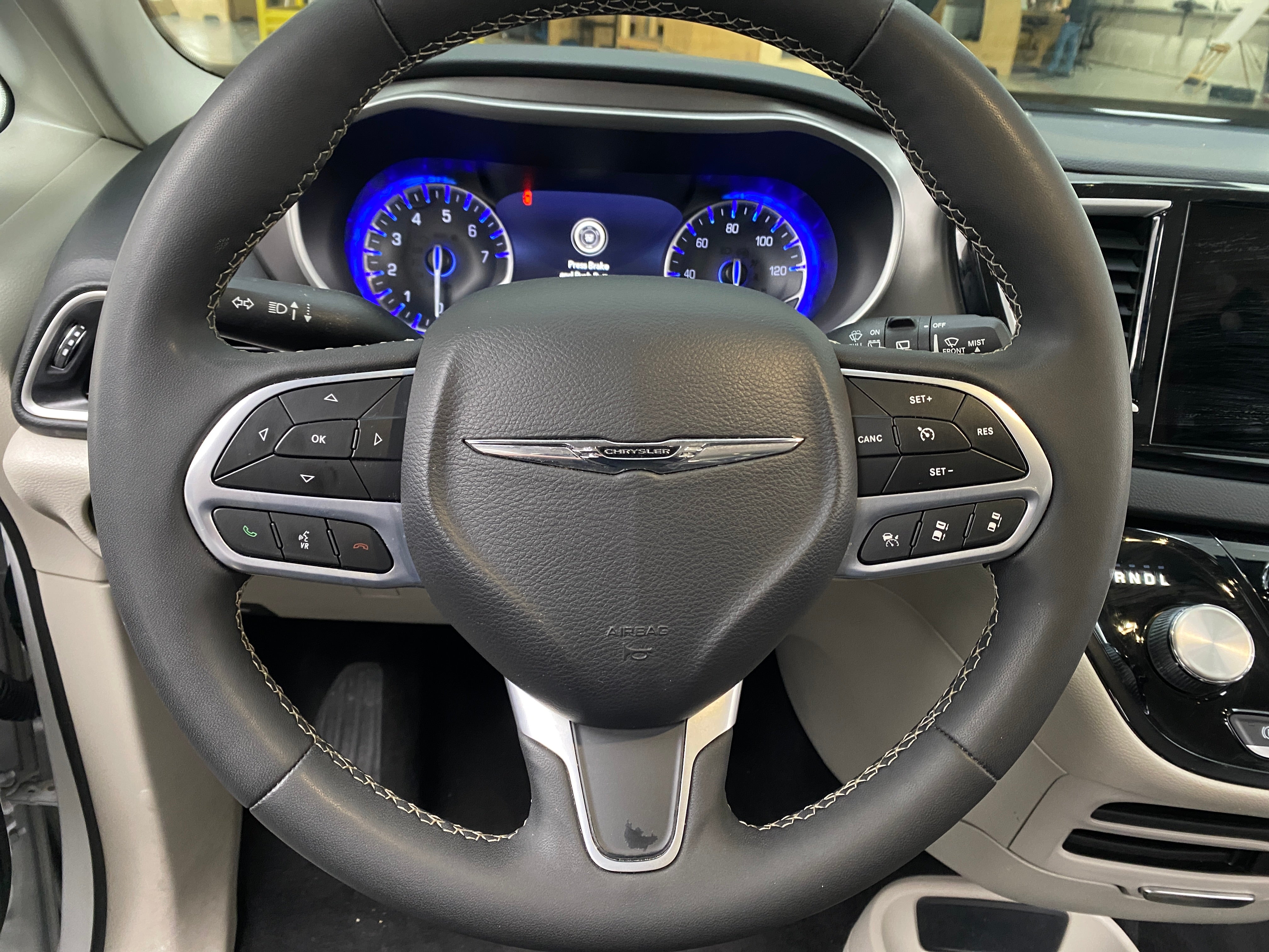 2022 Chrysler Pacifica Touring L 4