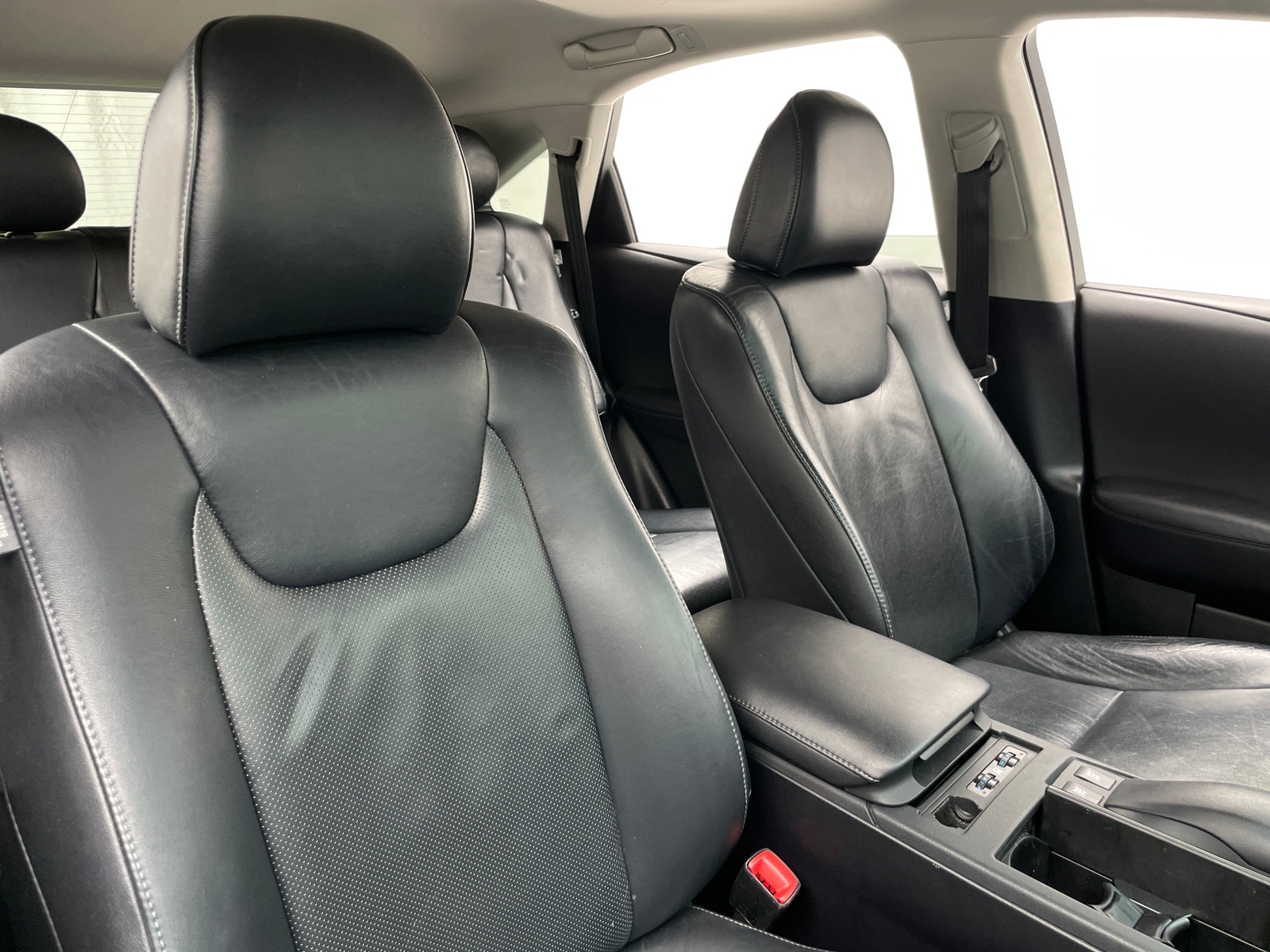 Thumbnail: 2013 Lexus RX - 2