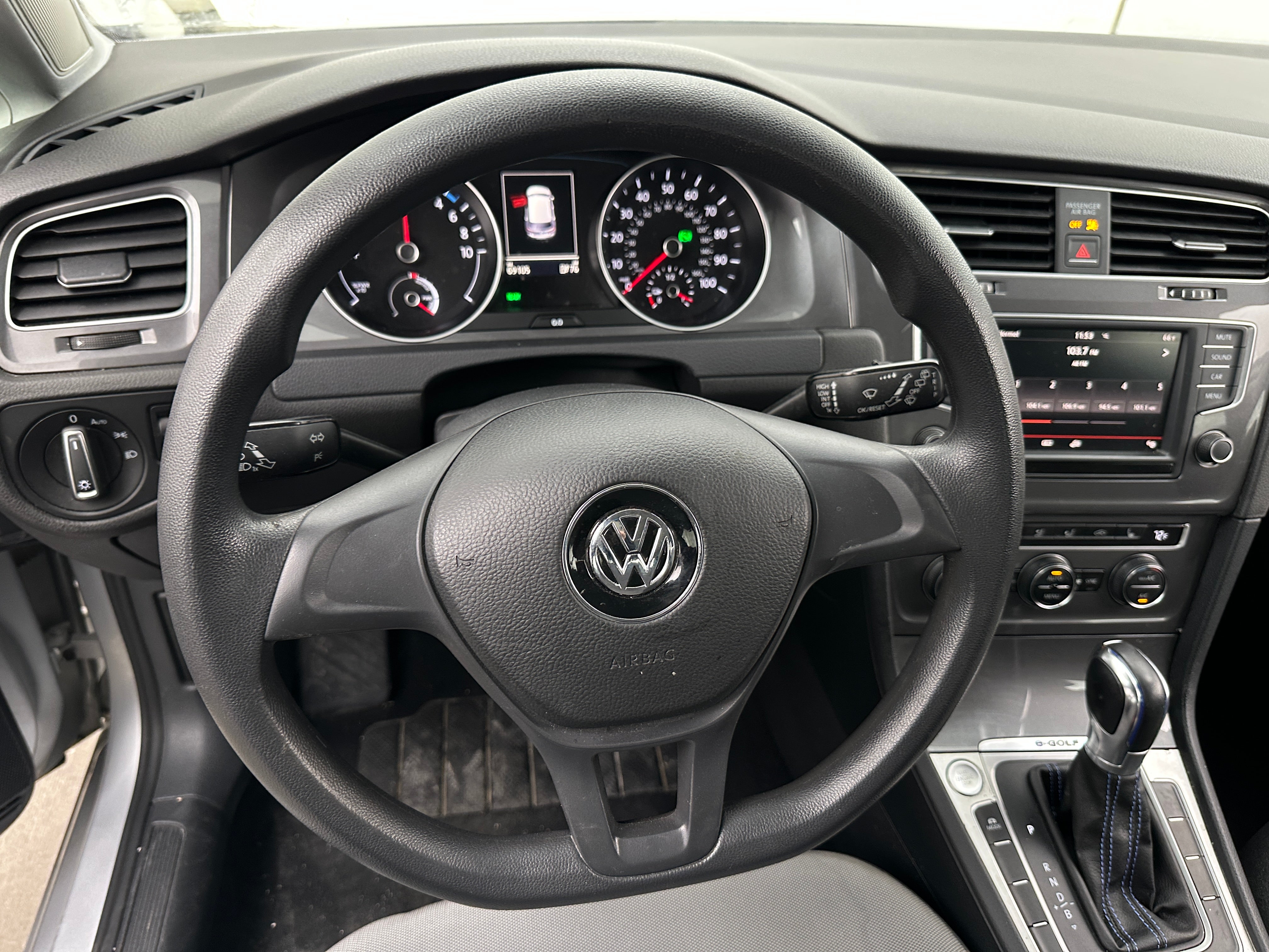 2016 Volkswagen e-Golf SE 5