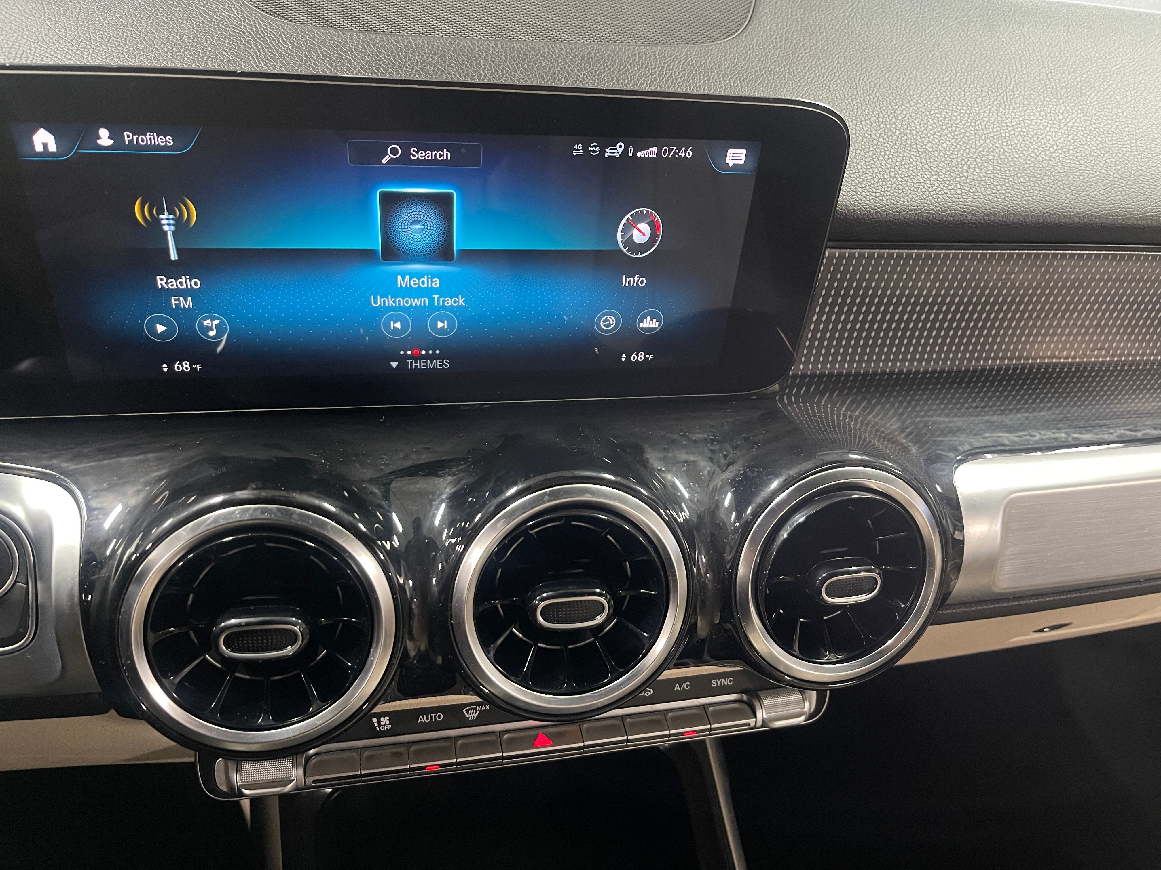 2022 Mercedes-Benz GLB 250 4