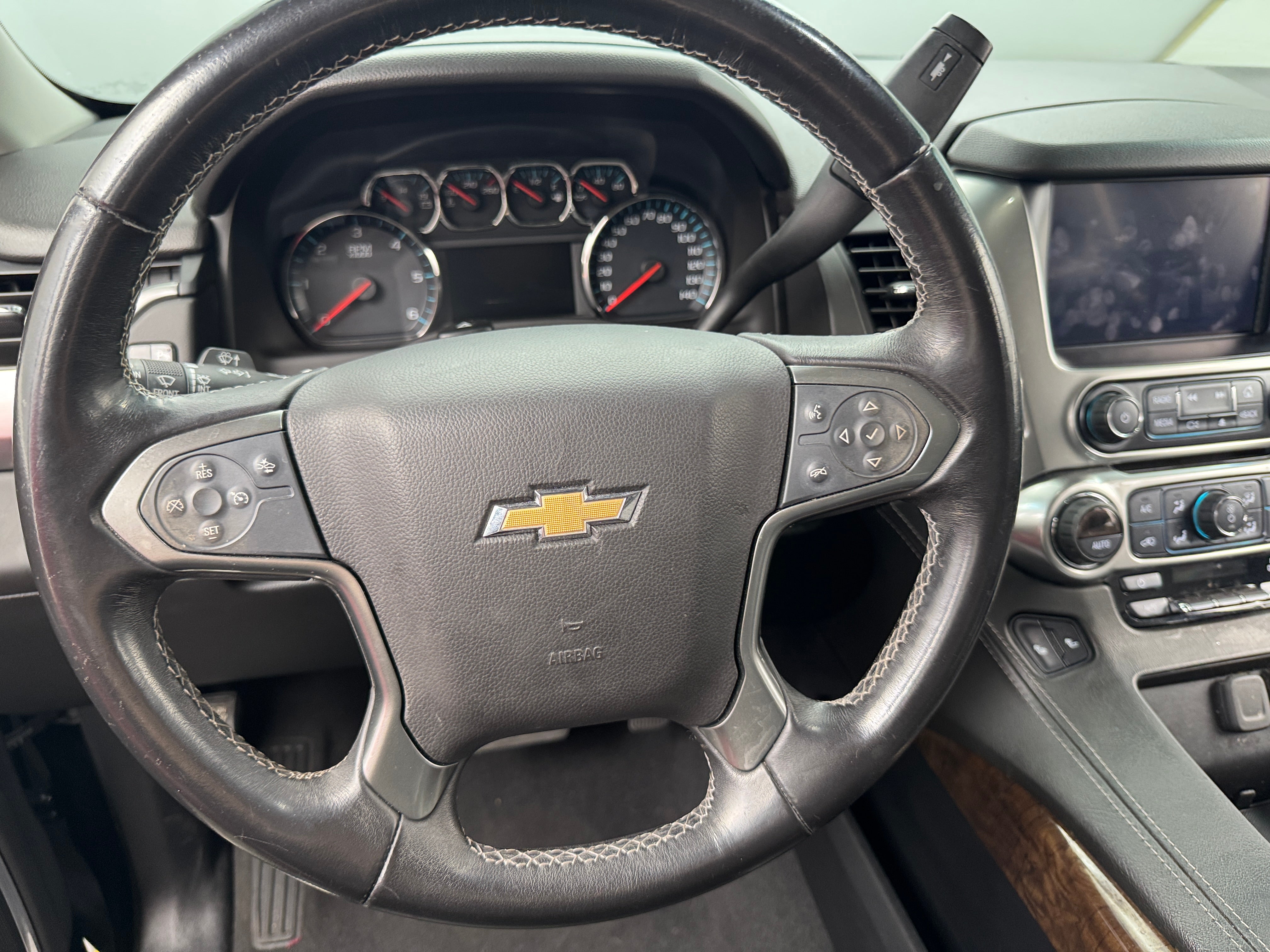 2019 Chevrolet Suburban LT 4
