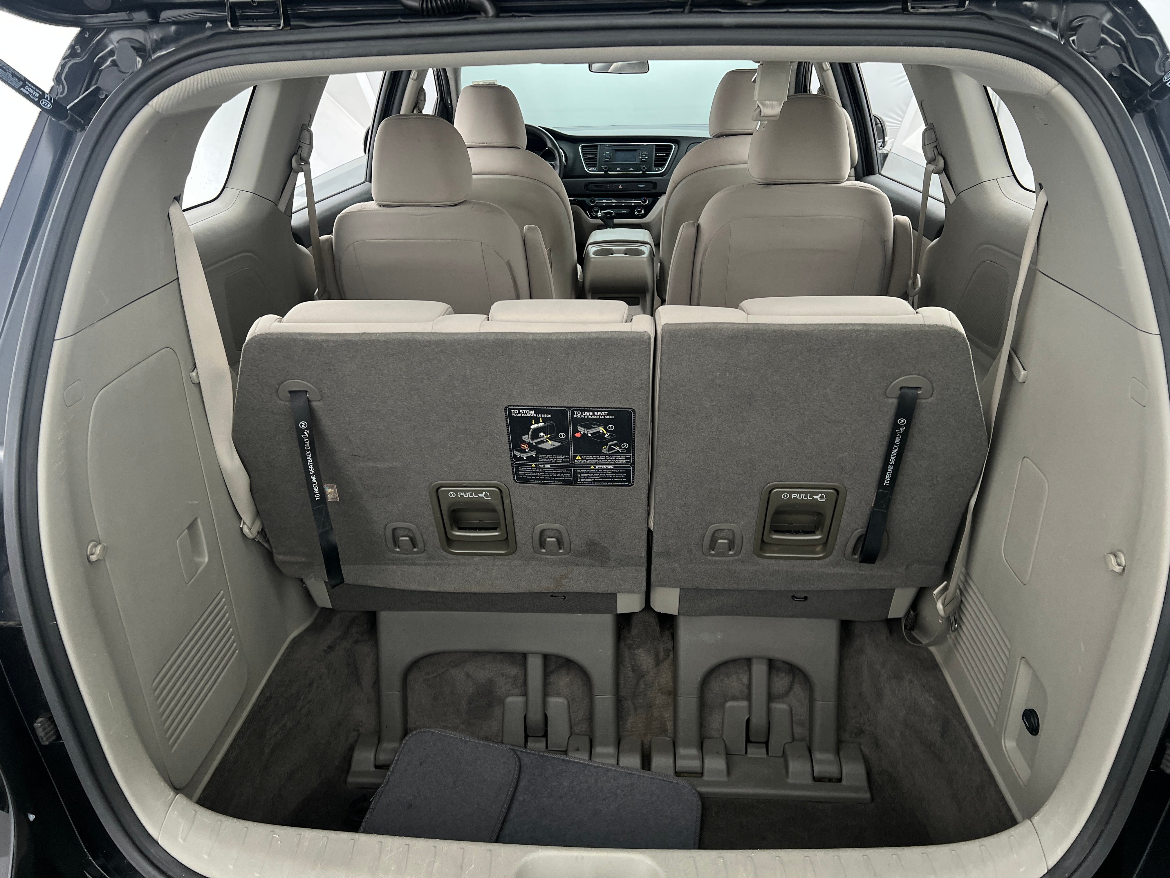 2016 Kia Sedona L 7