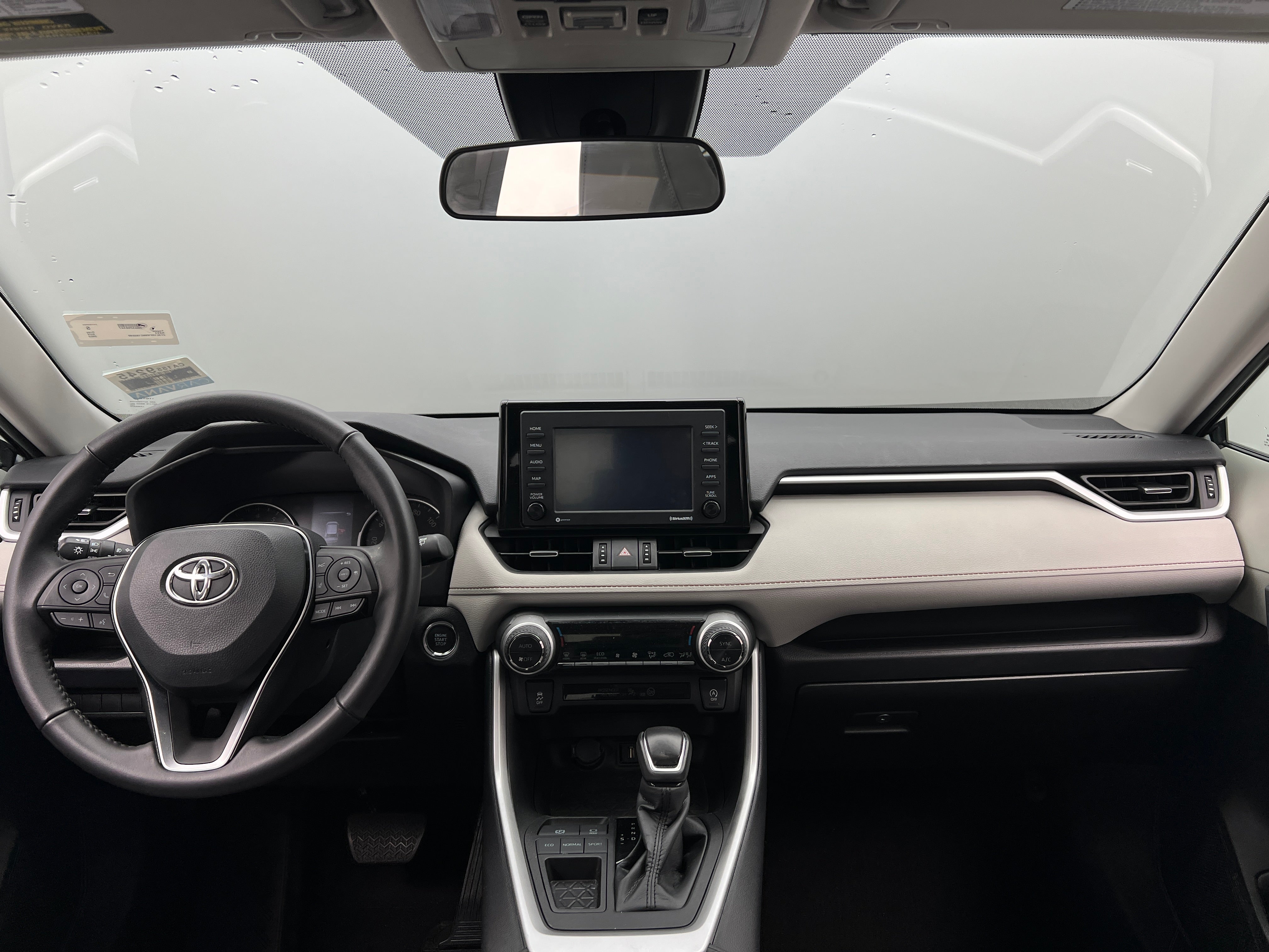 2022 Toyota RAV4 XLE Premium 3